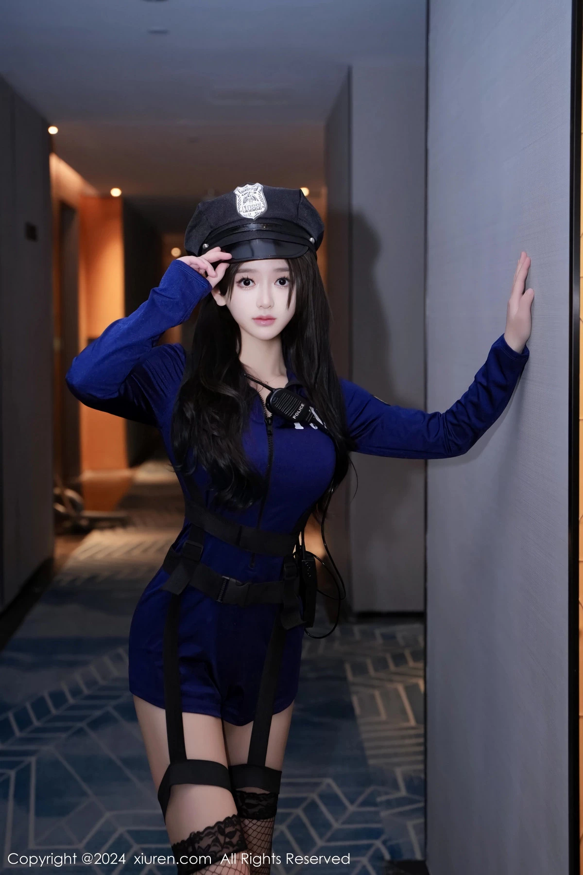 秀人集.com_[XiuRen秀人网]No.8066_新人模特奶茶味的包子性感深蓝情趣制服配黑丝吊袜极致魅惑写真66P