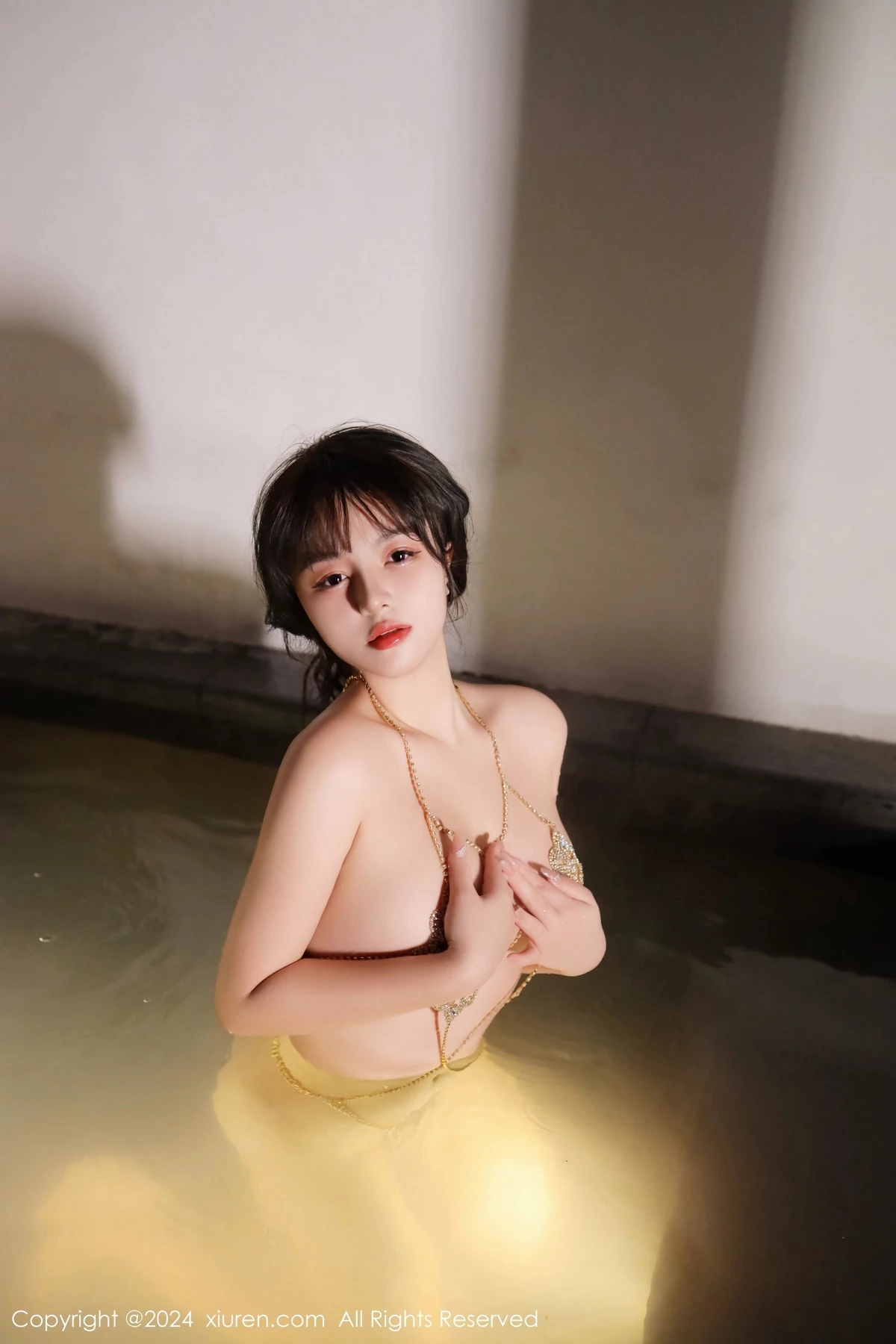 秀人集.com_[XiuRen秀人网]No.8075_模特沈思怡室内温泉性感链式情趣服饰秀惹火身材极致诱惑写真74P