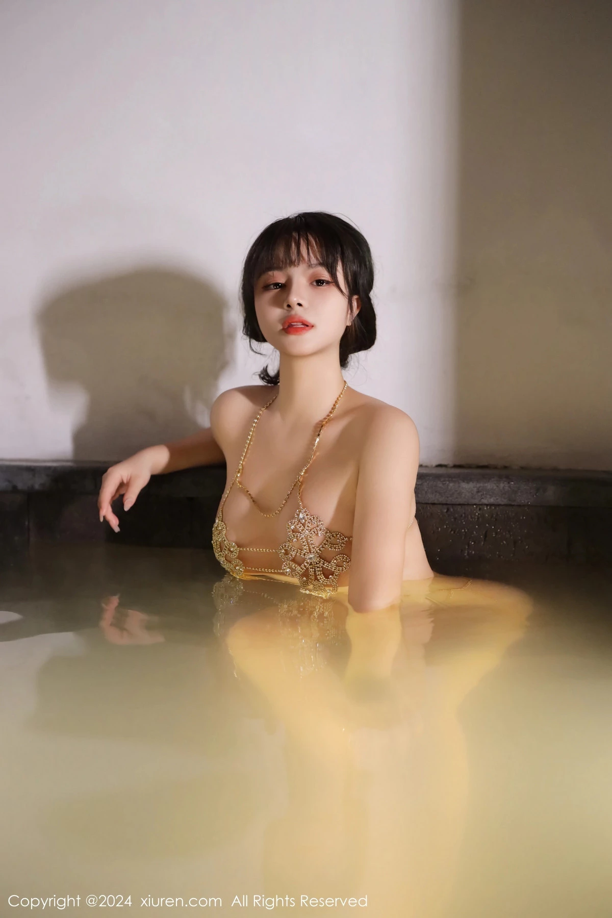 秀人集.com_[XiuRen秀人网]No.8075_模特沈思怡室内温泉性感链式情趣服饰秀惹火身材极致诱惑写真74P