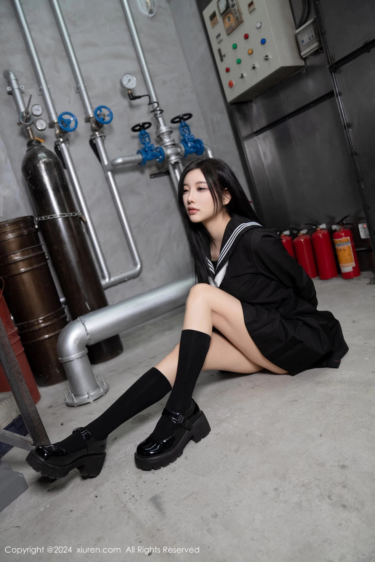 秀人集.com_[XiuRen秀人网]No.8080_女神杨晨晨Yome性感黑色制服露黄色内衣秀丰腴身材完美诱惑写真90P