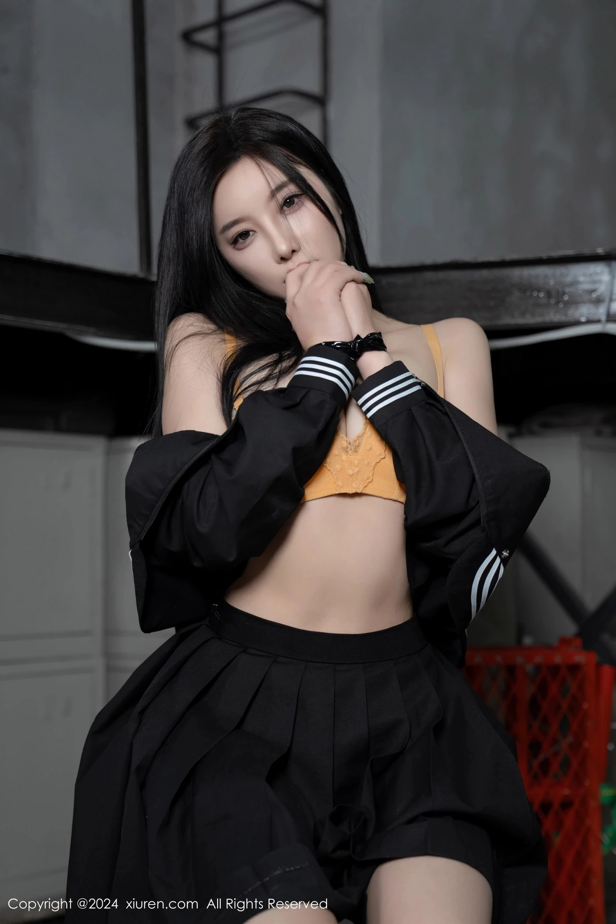 秀人集.com_[XiuRen秀人网]No.8080_女神杨晨晨Yome性感黑色制服露黄色内衣秀丰腴身材完美诱惑写真90P