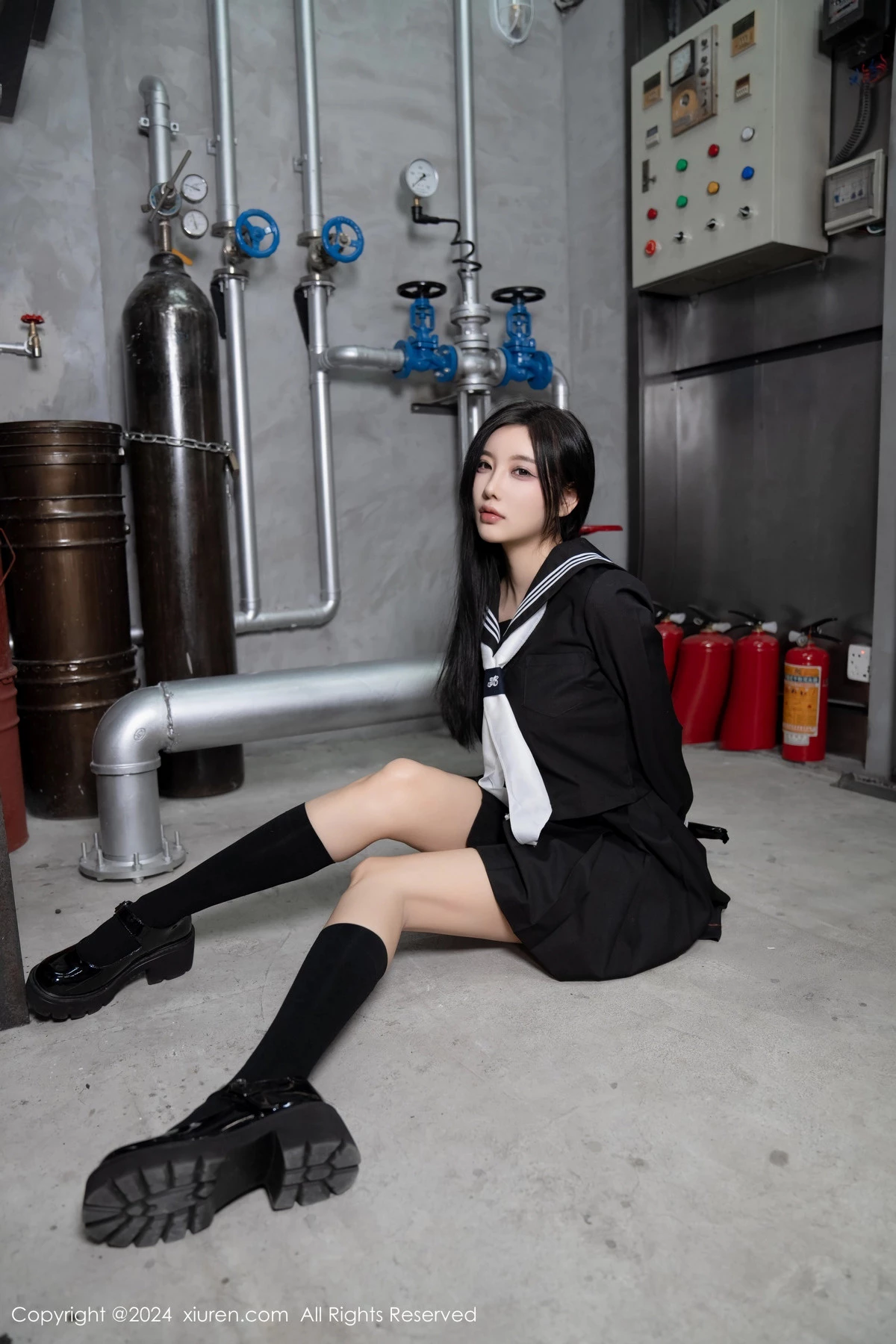 秀人集.com_[XiuRen秀人网]No.8080_女神杨晨晨Yome性感黑色制服露黄色内衣秀丰腴身材完美诱惑写真90P