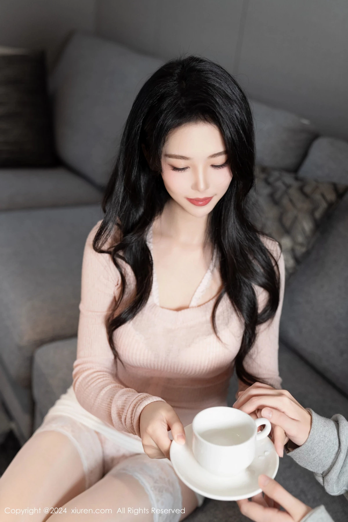 秀人集.com_[XiuRen秀人网]No.8086_模特利世情节拍摄性感浅粉上衣配短裙露淡粉内衣完美诱惑写真105P