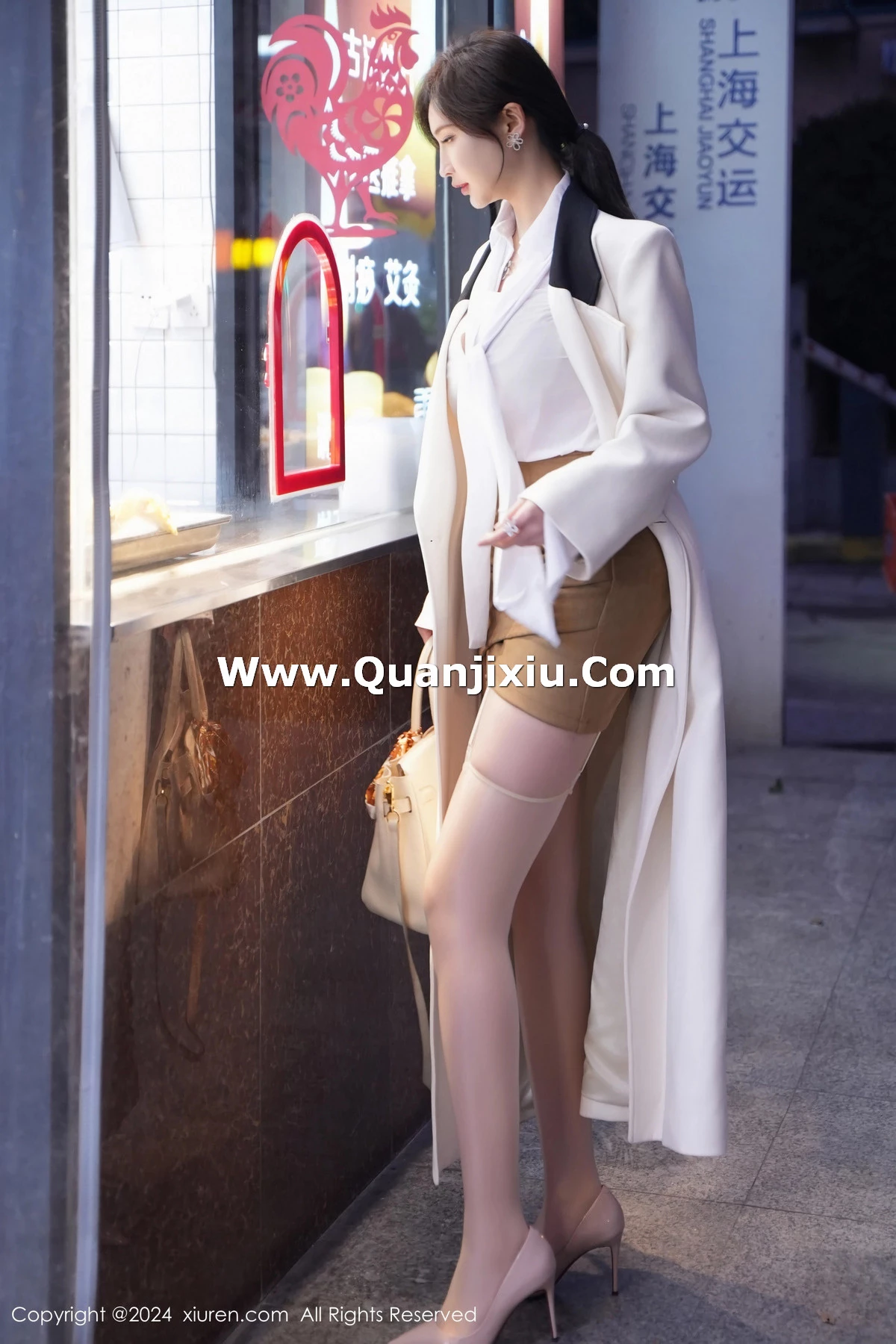 秀人集.com_[XiuRen秀人网]No.8083_女神Carol周妍希性感白色上衣配肉丝吊袜秀丰满身材诱惑写真96P