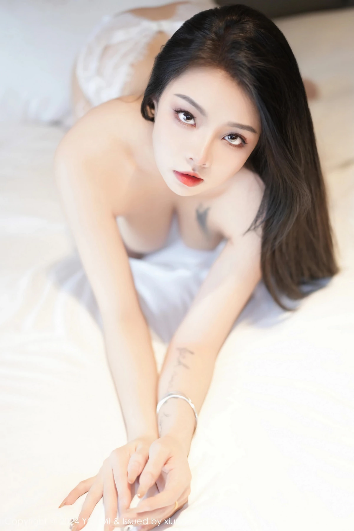 秀人集.com_[YouMi尤蜜荟]Vol.1031_模特媛宝儿boa性感白色轻透内衣配白丝袜秀完美身材诱惑写真84P