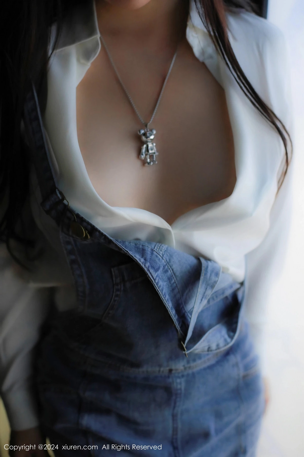 秀人集.com_[XiuRen秀人网]No.8087_模特小薯条nienie电玩店场景性感牛仔背带裤秀曼妙身姿诱惑写真81P