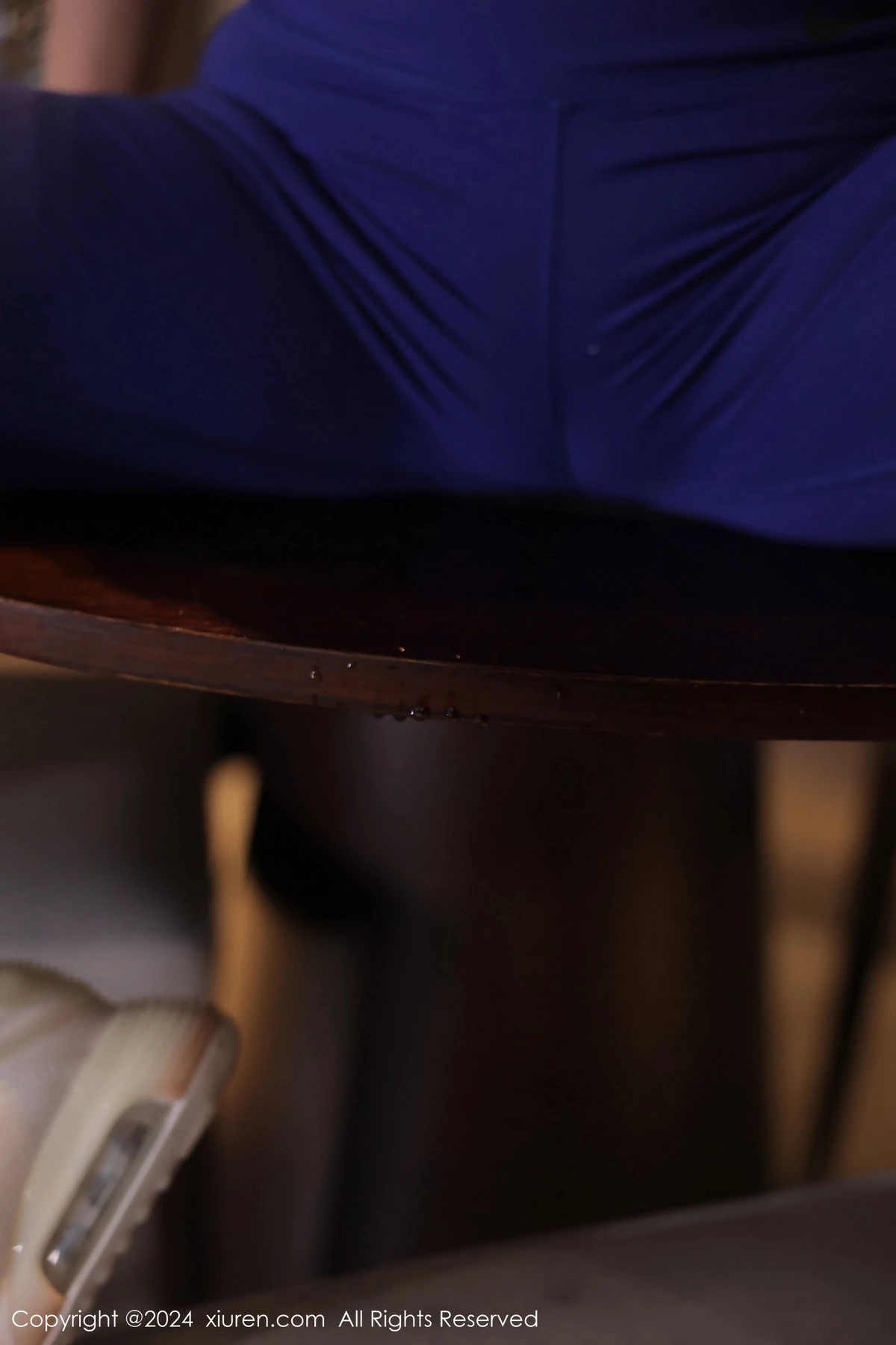 秀人集.com_[XiuRen秀人网]No.8100_模特李若汐健身场所橙色上衣配蓝色运动裤秀完美身材诱惑写真84P