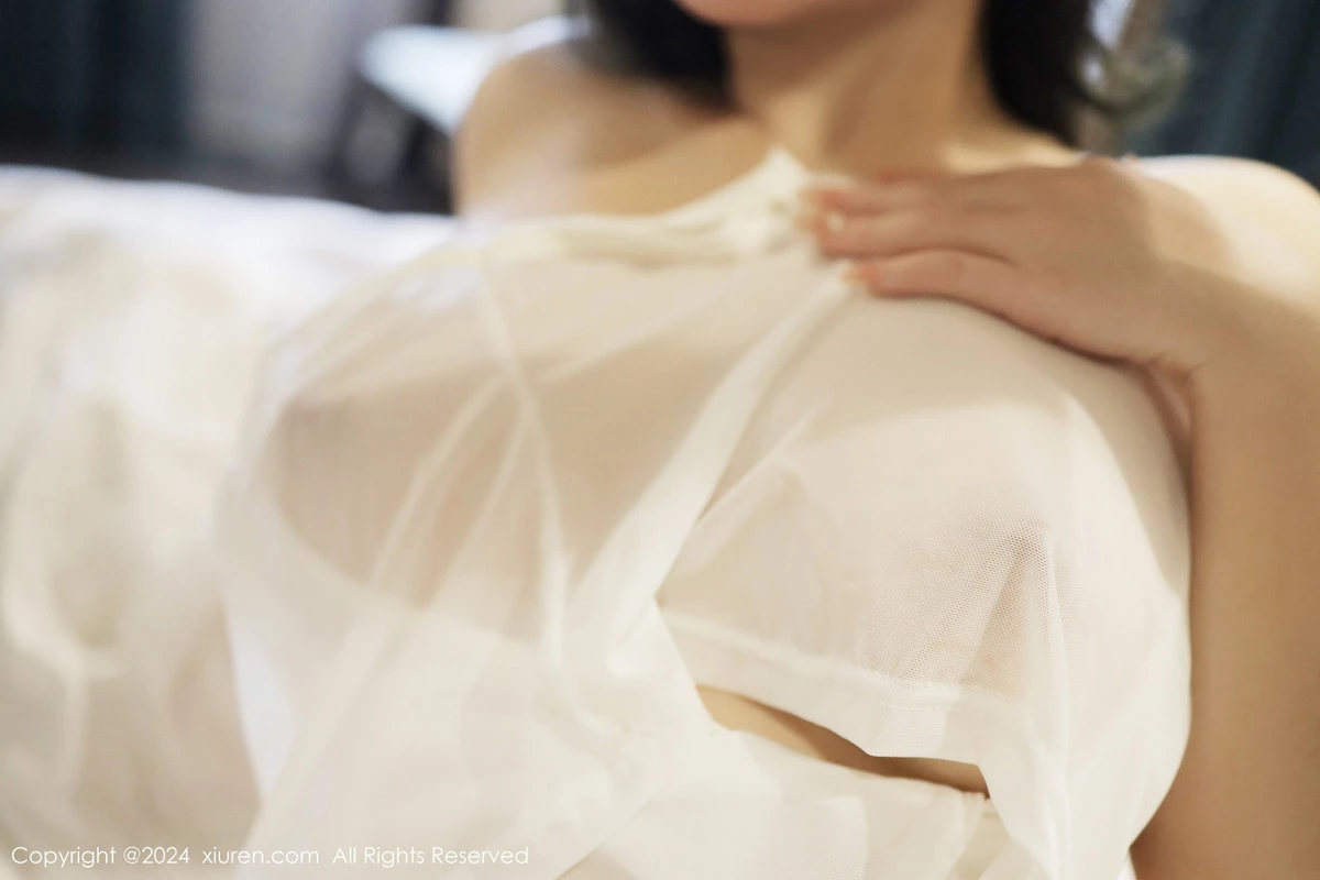 秀人集.com_[XiuRen秀人网]No.8002_新人模特沈思怡私房床上性感白色轻透睡衣秀完美身材诱惑写真80P