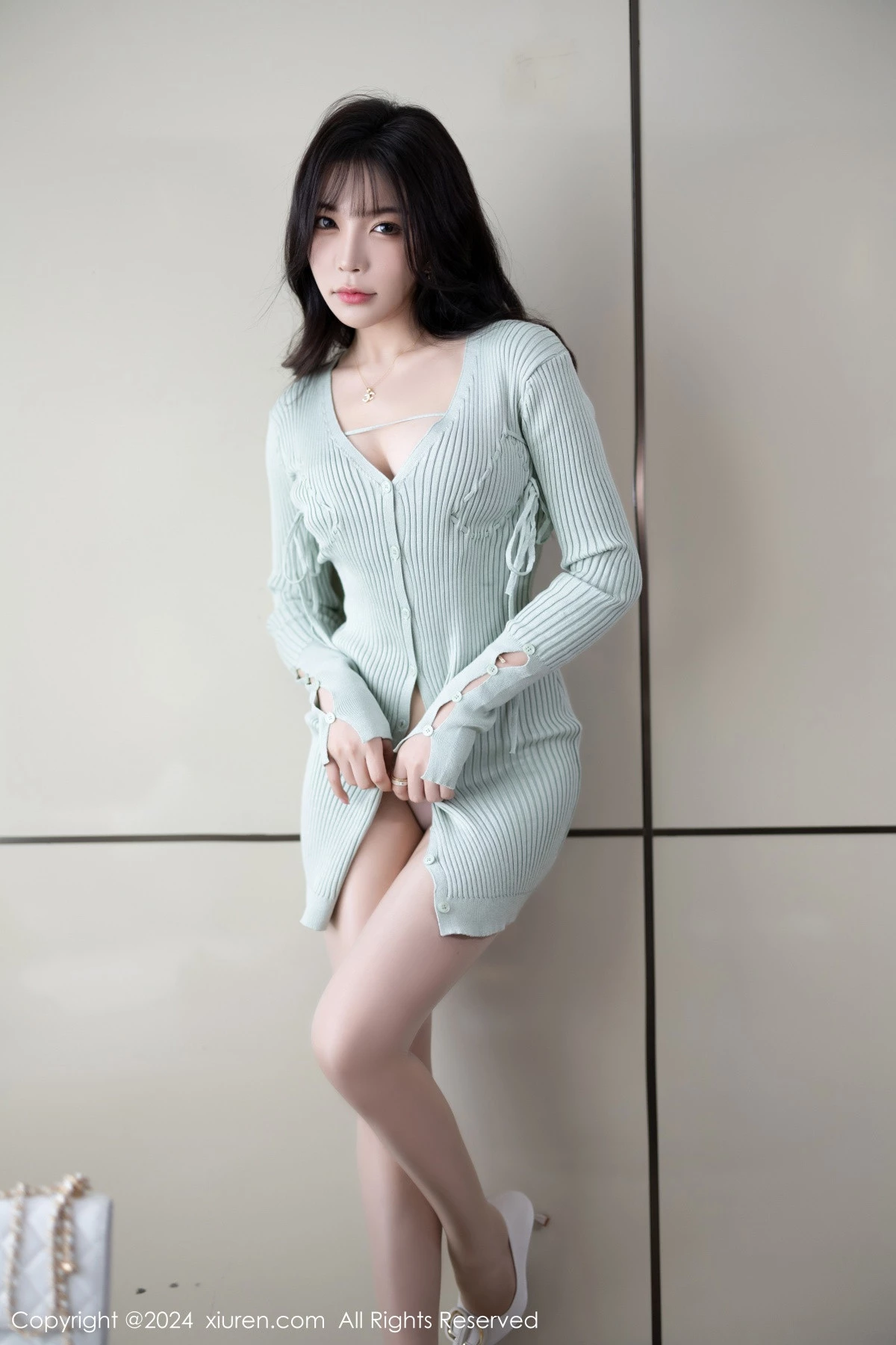 秀人集.com_[XiuRen秀人网]No.8028_女神徐莉芝Booty性感淡蓝服饰露紫色内衣配肉丝袜迷人诱惑写真85P