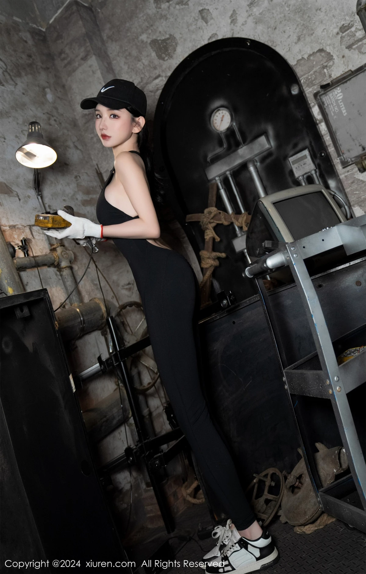 秀人集.com_[XiuRen秀人网]No.8027_女神周于希Sally剧情主题脱性感黑色连体服饰秀惹火身材诱惑写真99P