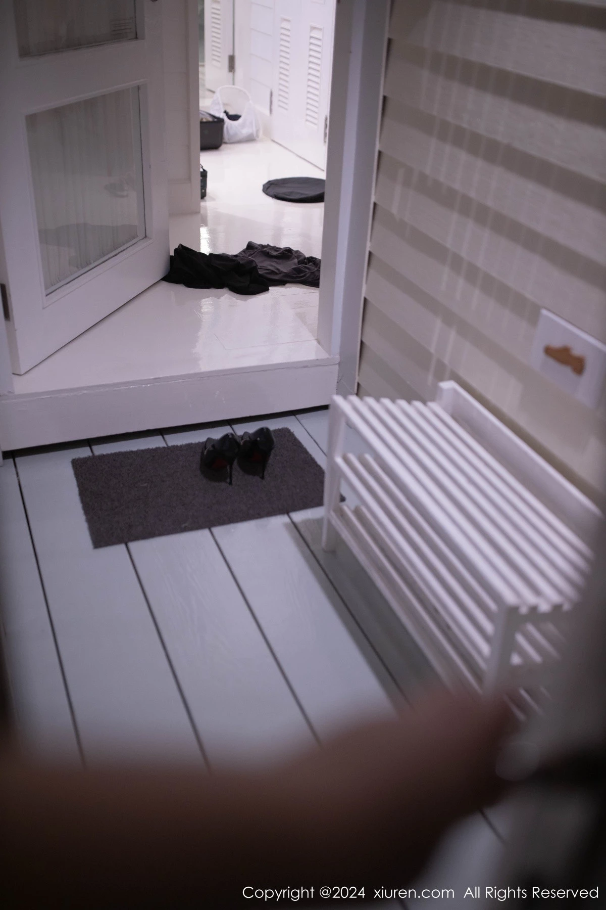 秀人集.com_[XiuRen秀人网]No.8034_模特唐安琪性感黑色上衣配灰长裙露黑色内衣秀曼妙身姿诱惑写真81P