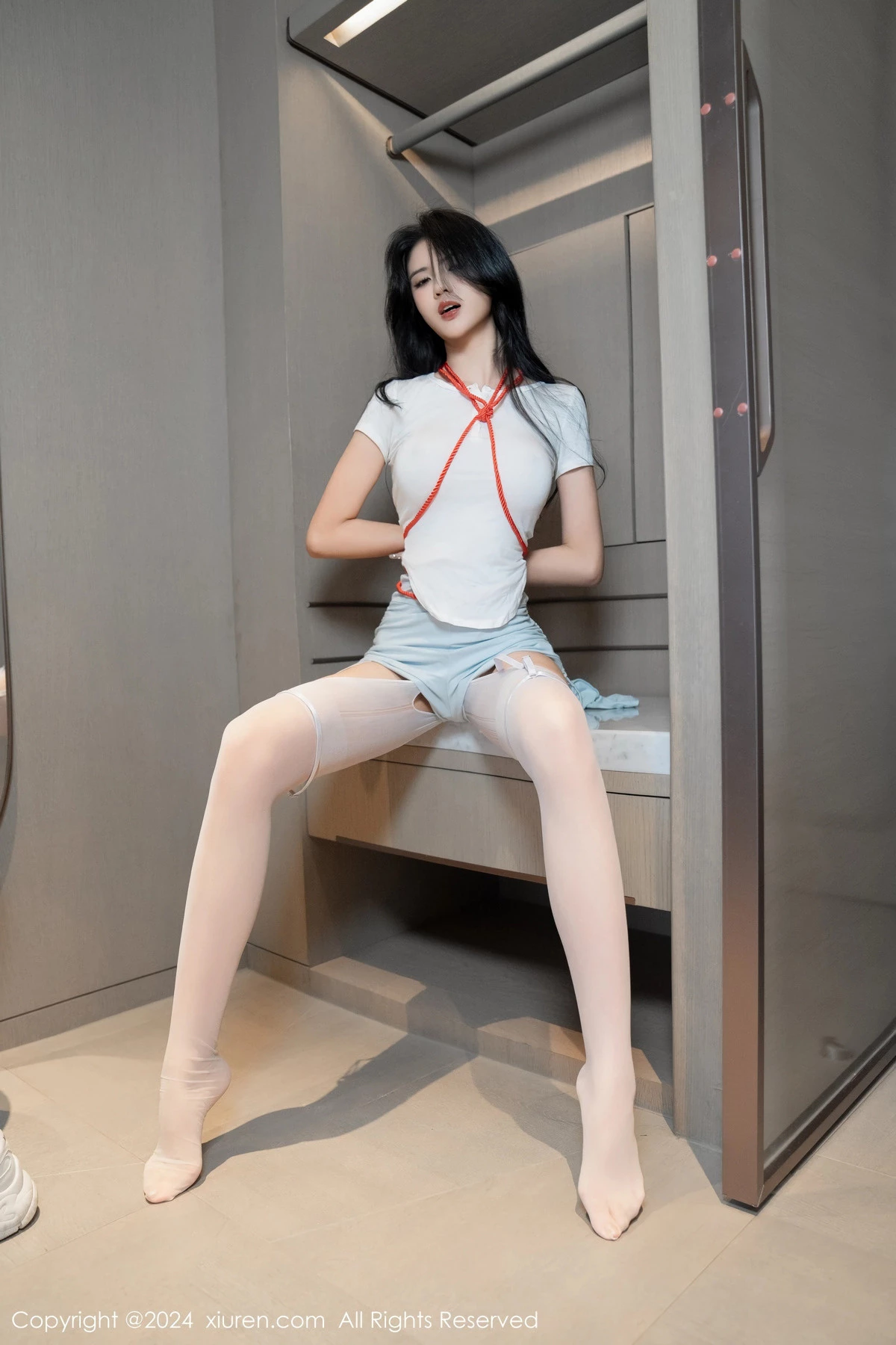 秀人集.com_[XiuRen秀人网]No.8105_模特浅浅Danny性感白色轻薄上衣配白丝吊袜秀丰腴身姿诱惑写真77P