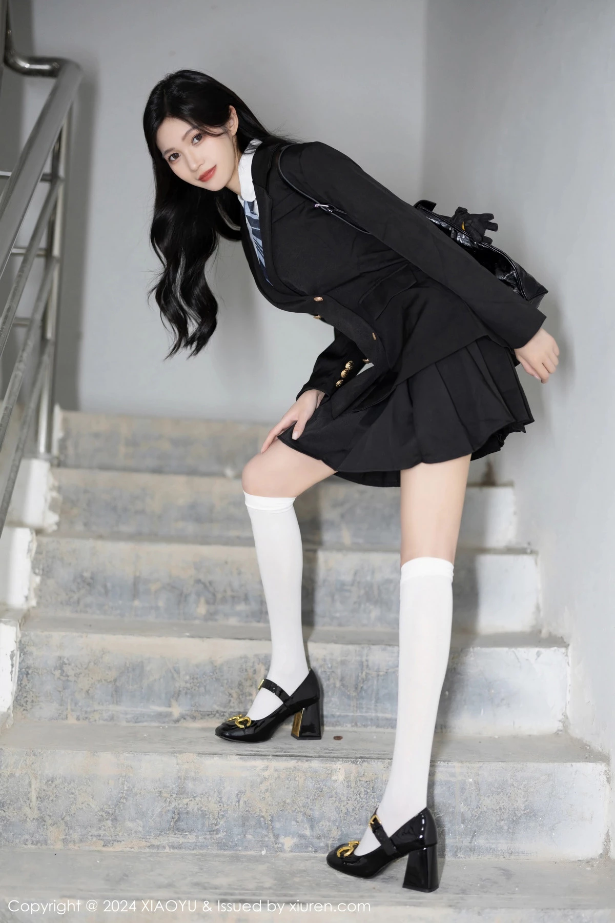 秀人集.com_[XiaoYu画语界]Vol.1204_模特程程程性感学妹制服露黑色内衣配白丝袜秀曼妙身姿诱惑写真83P