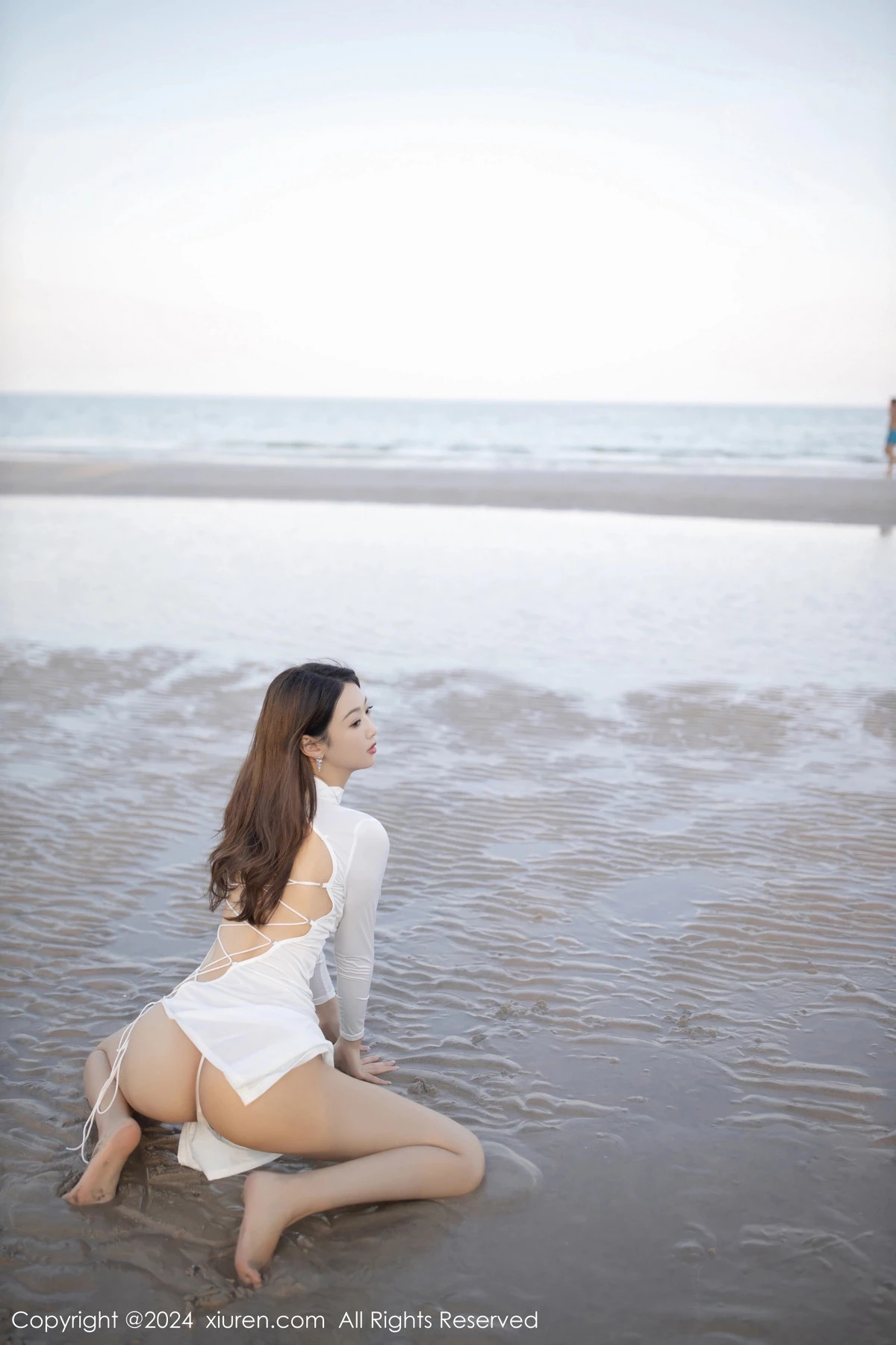 秀人集.com_[XiuRen秀人网]No.8110_模特唐安琪沙滩场景性感白色连衣短裙配白丝吊袜完美诱惑写真79P