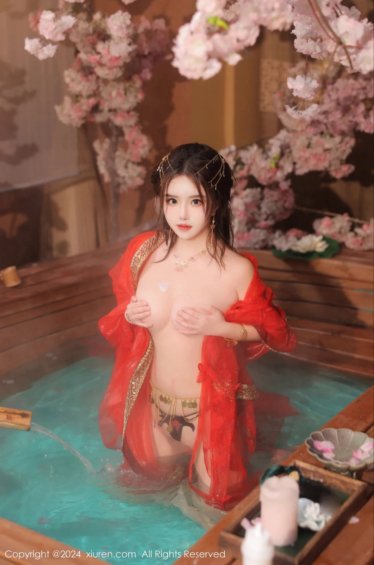 秀人集.com_[XiuRen秀人网]No.8146_模特小薯条nienie性感红色古装服饰配白丝袜秀完美身材诱惑写真82P