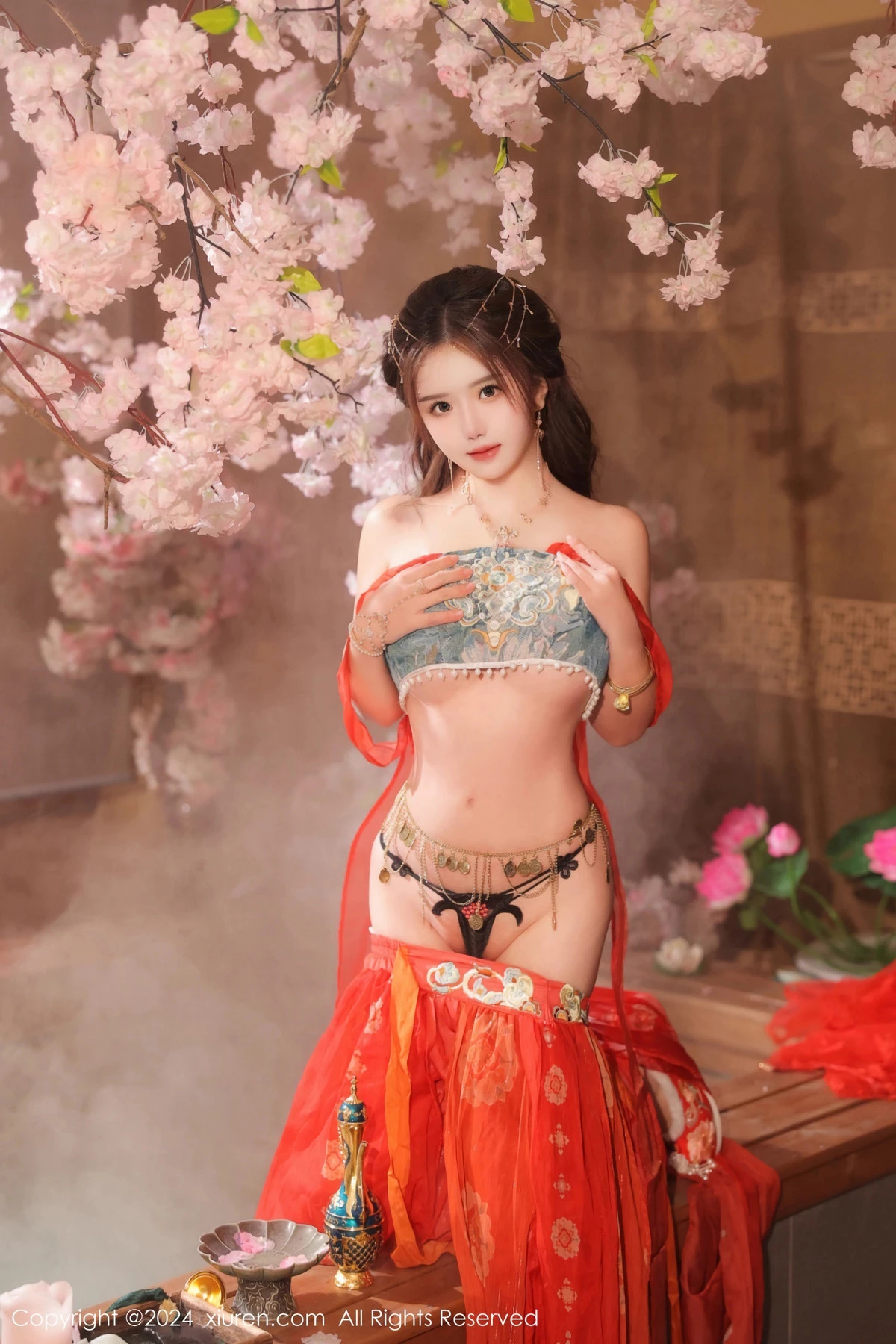 秀人集.com_[XiuRen秀人网]No.8146_模特小薯条nienie性感红色古装服饰配白丝袜秀完美身材诱惑写真82P