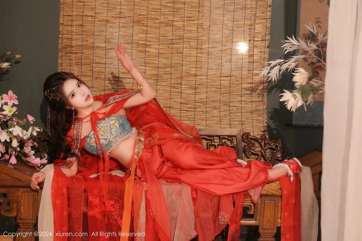 秀人集.com_[XiuRen秀人网]No.8146_模特小薯条nienie性感红色古装服饰配白丝袜秀完美身材诱惑写真82P