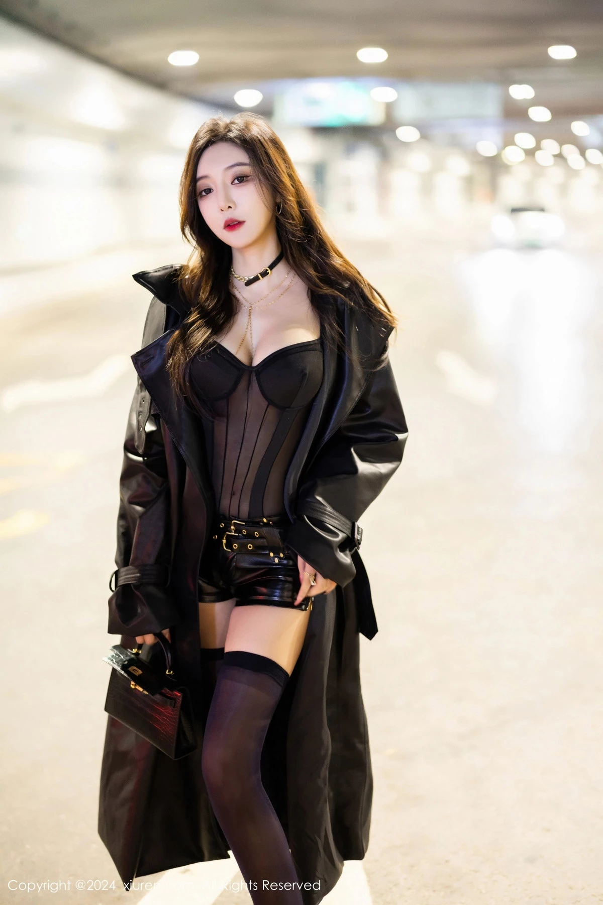 秀人集.com_[XiuRen秀人网]No.8158_女神王馨瑶yanni黑色轻透情趣服饰配黑丝袜秀完美身材诱惑写真84P