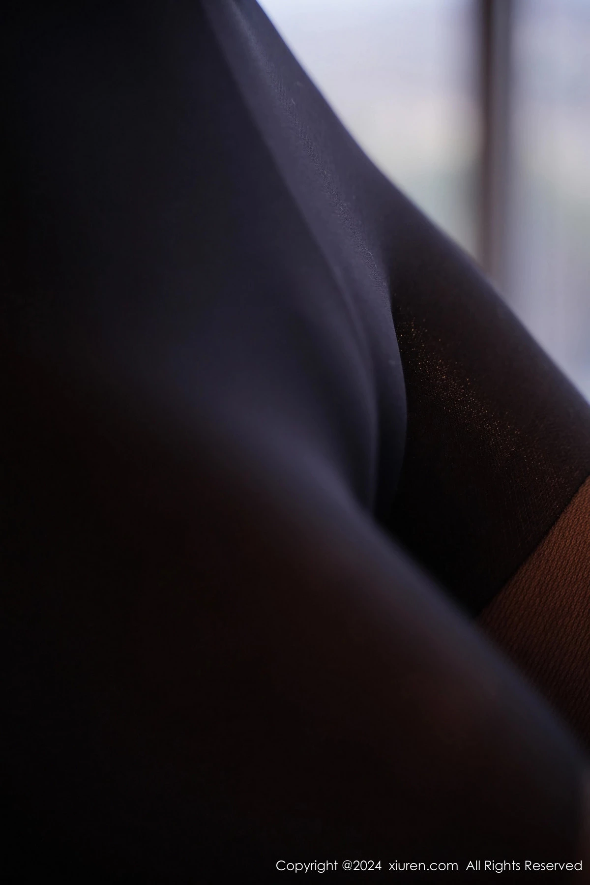 秀人集.com_[XiuRen秀人网]No.8170_模特蕾蕾醒了没性感黑色收身服饰配超薄黑丝秀丰腴身材诱惑写真80P