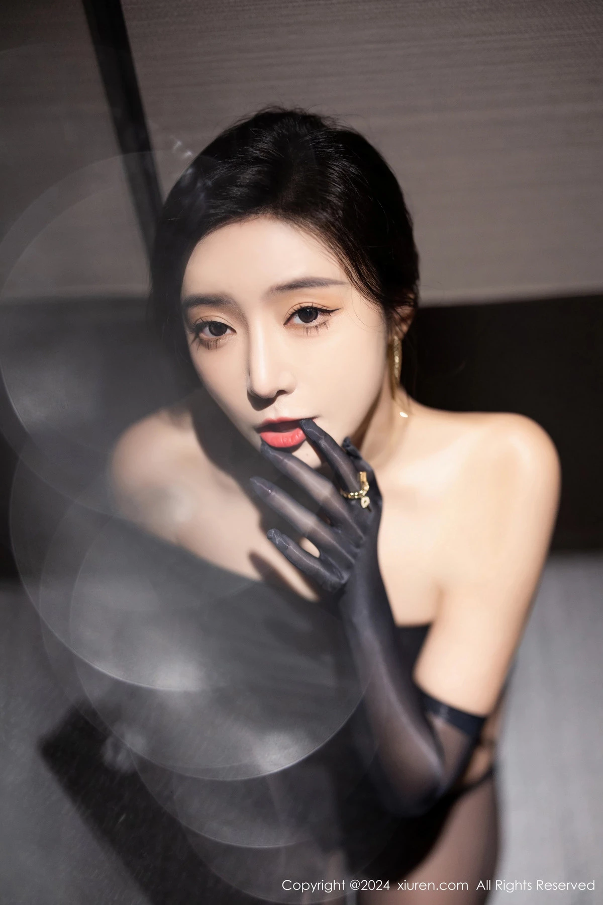 秀人集.com_[XiuRen秀人网]No.8194_女神王馨瑶yanni黑色连衣长裙+黑色轻透情趣服饰惹火诱惑写真82P