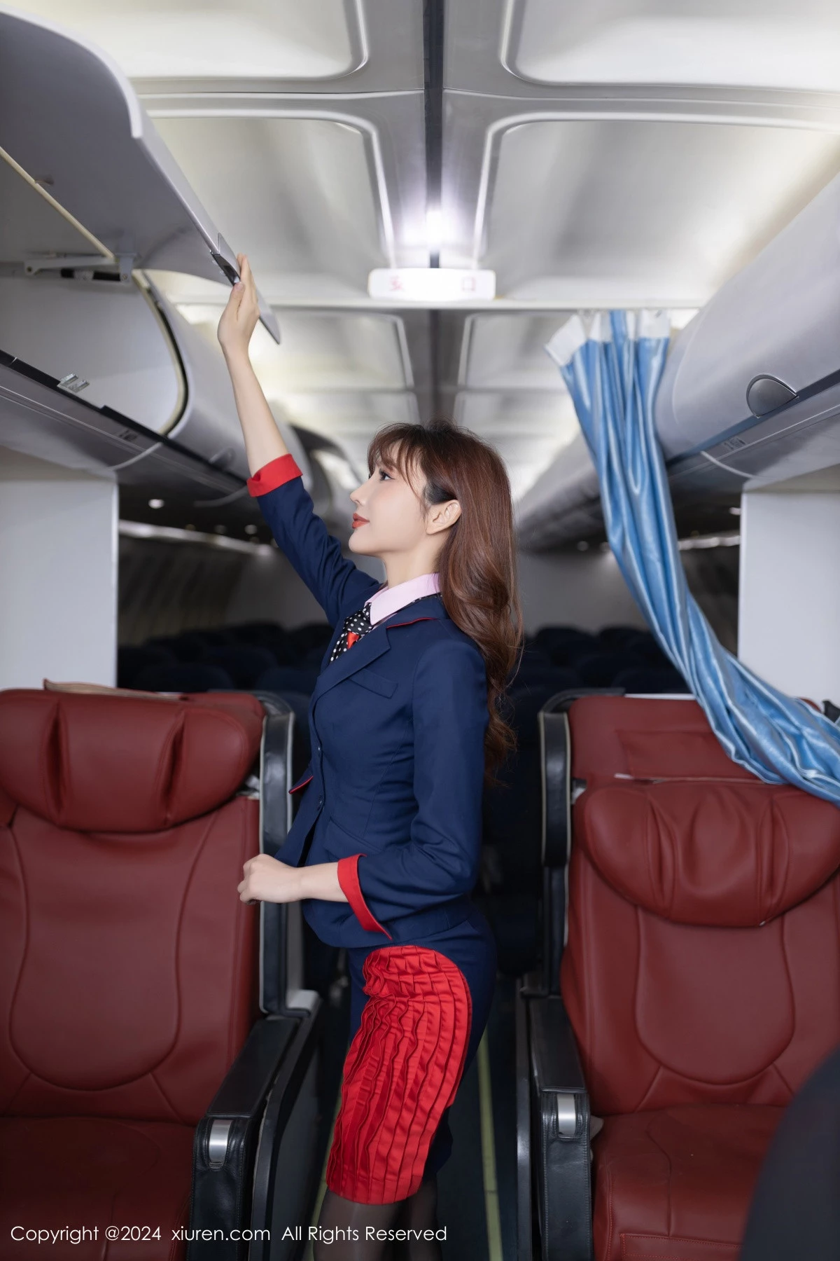 秀人集.com_[XiuRen秀人网]No.8196_模特陆萱萱性感粉色空姐制服露粉色内衣秀柔美身段迷人诱惑写真80P