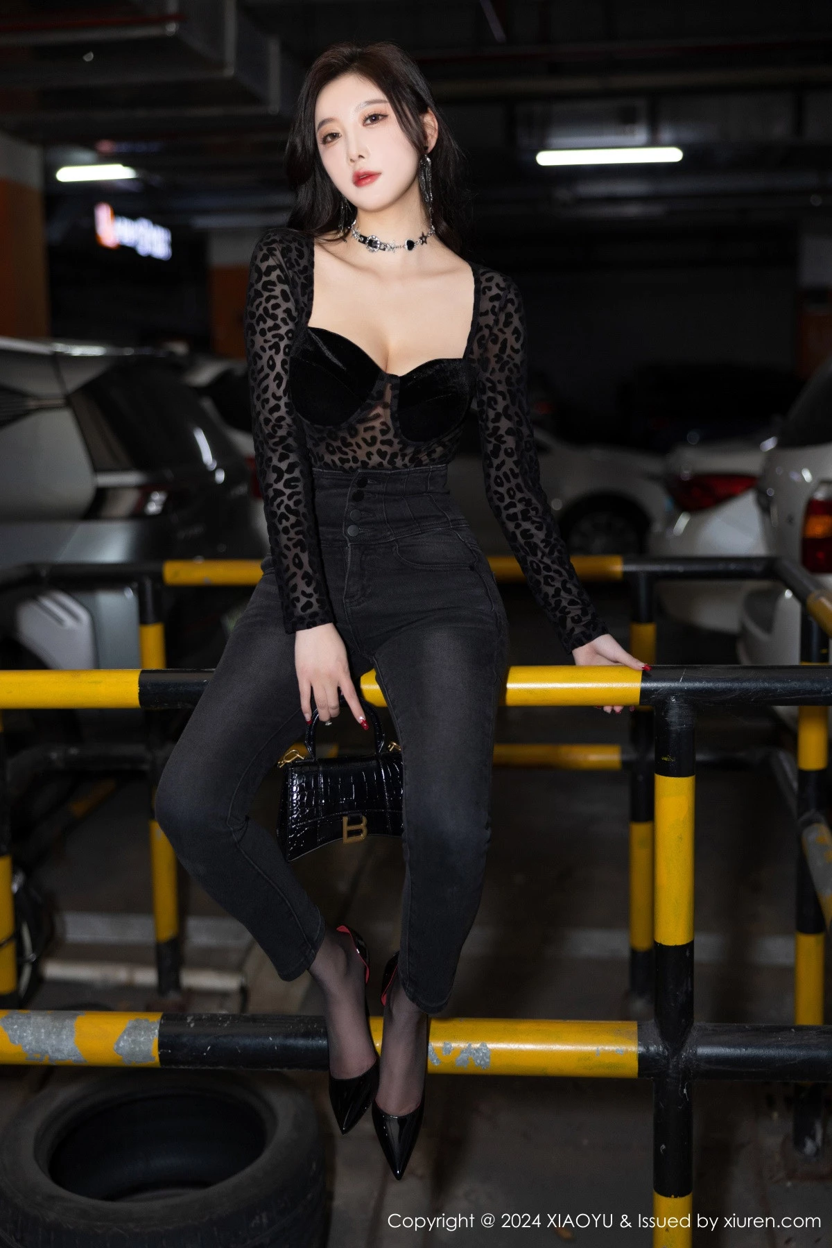 秀人集.com_[XiaoYu画语界]Vol.1216_女神杨晨晨Yome黑色豹纹配牛仔裤露性感黑色内衣完美诱惑写真88P