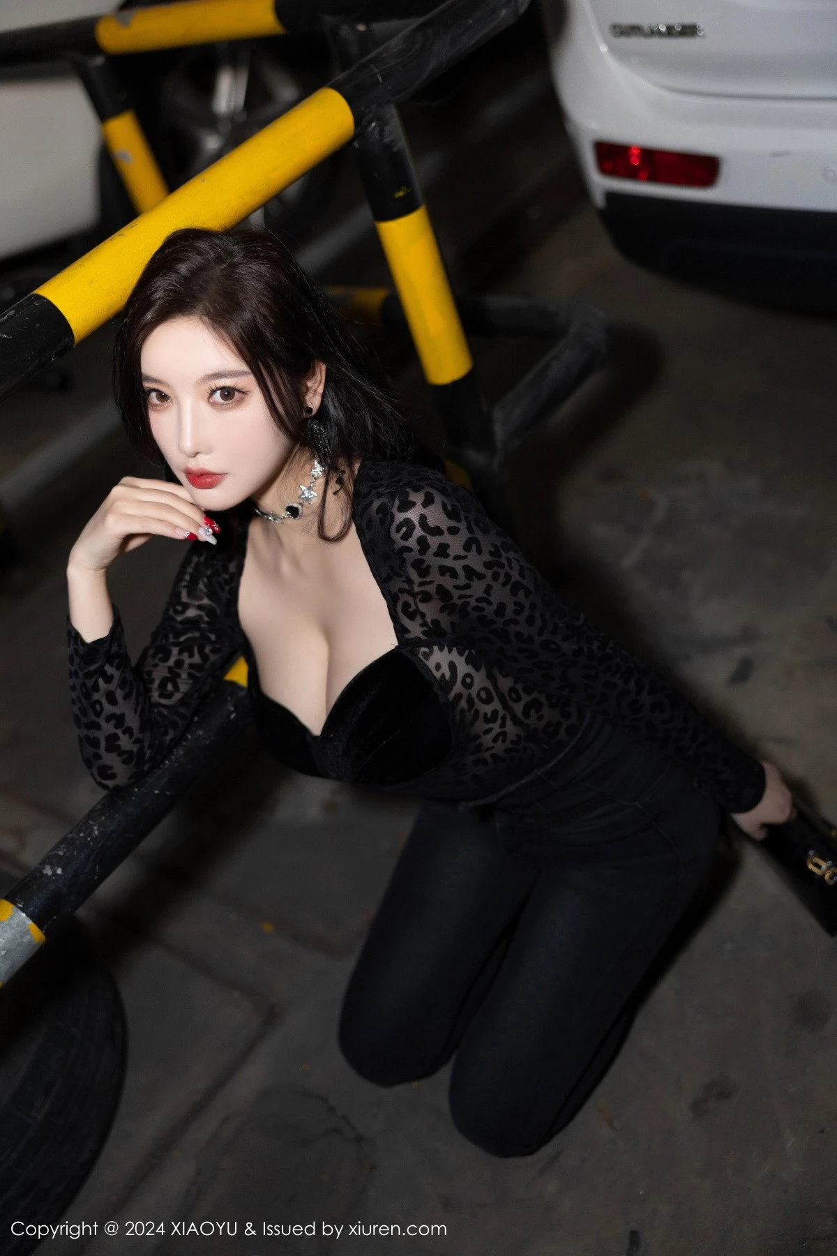 秀人集.com_[XiaoYu画语界]Vol.1216_女神杨晨晨Yome黑色豹纹配牛仔裤露性感黑色内衣完美诱惑写真88P