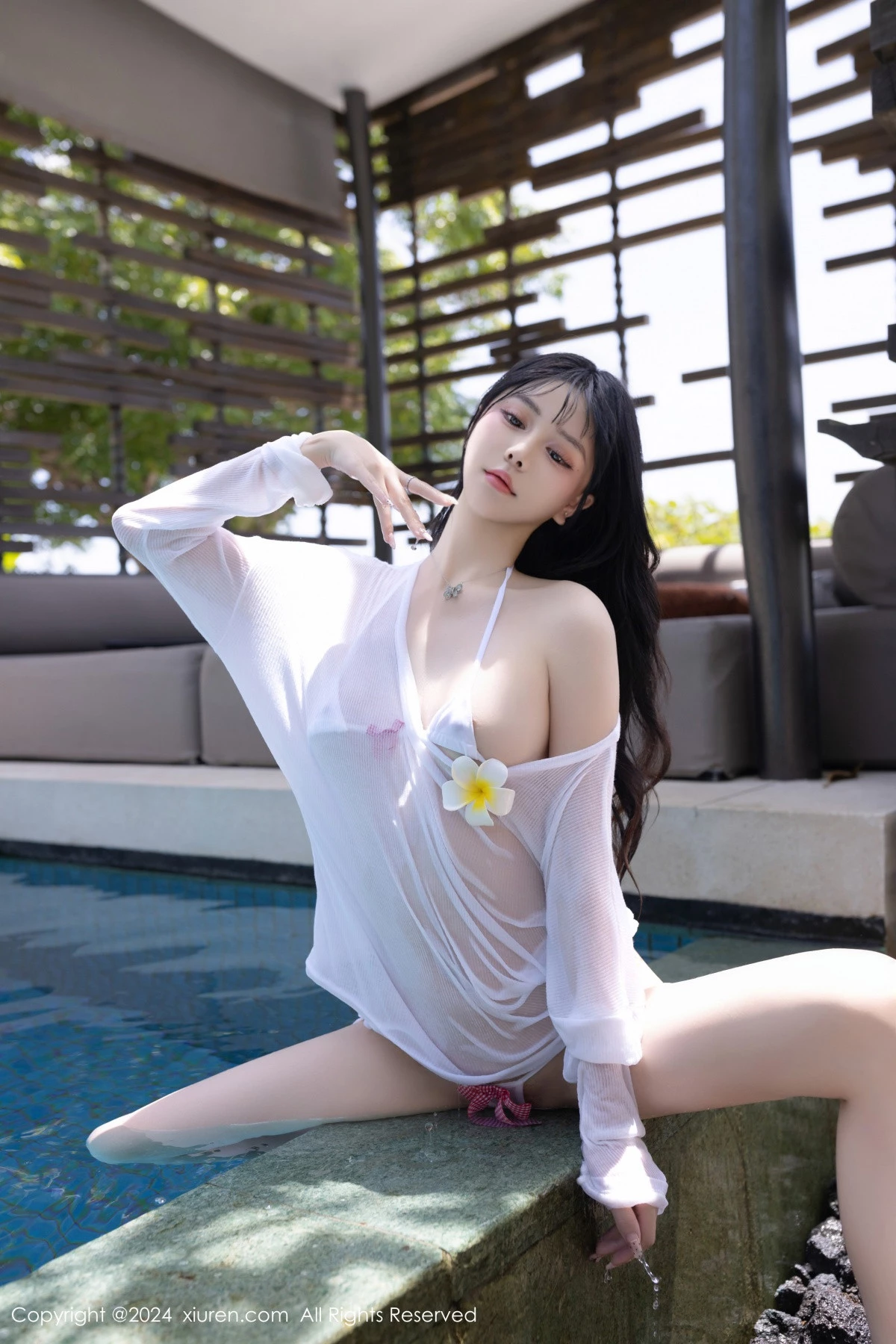 秀人集.com_[XiuRen秀人网]No.8203_模特幼幼户外脱性感白T露白色三点式泳衣秀完美身材极致诱惑写真80P