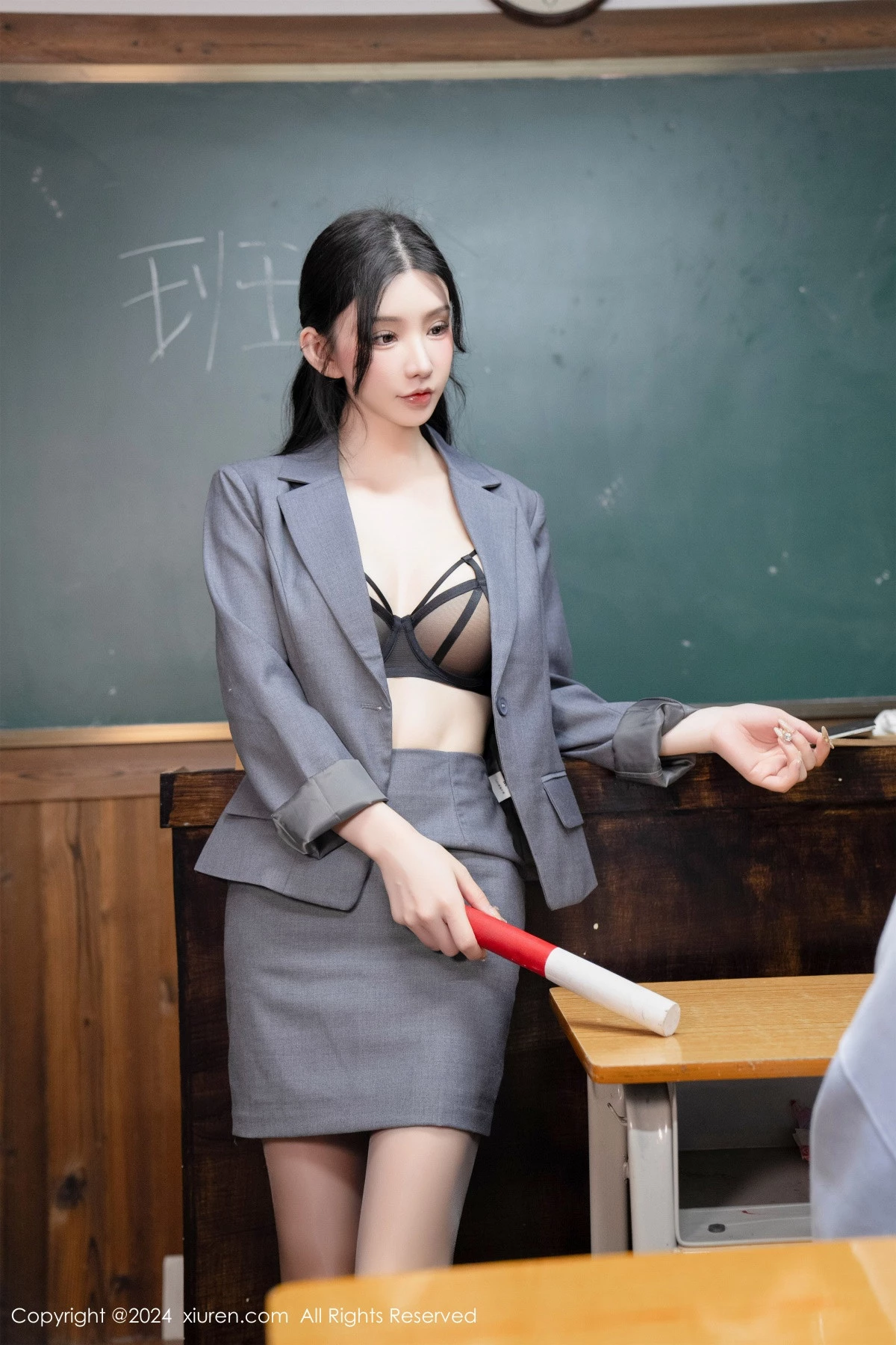 秀人集.com_[XiuRen秀人网]No.8204_女神周于希Sally剧照主题性感灰色制服露超薄黑丝极致魅惑写真93P