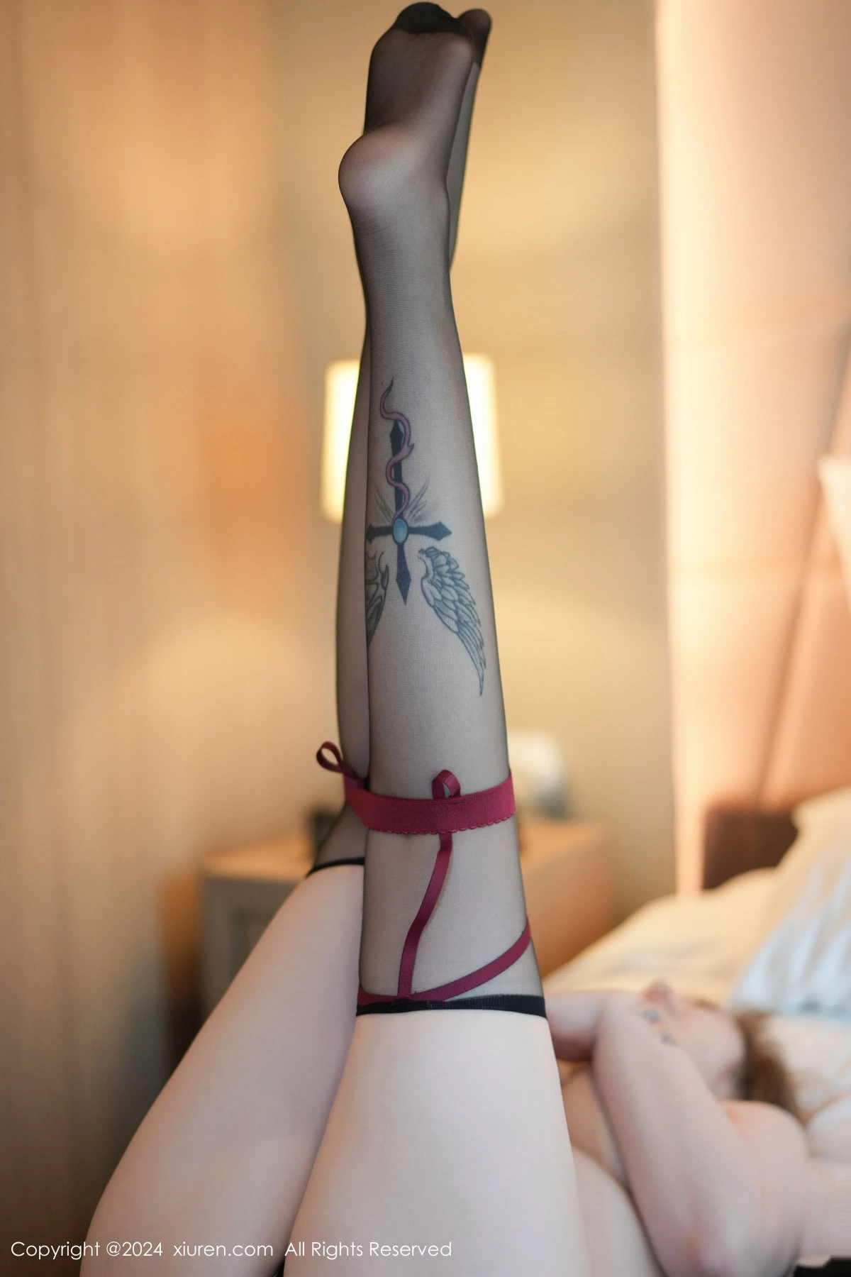 秀人集.com_[XiuRen秀人网]No.8198_女神妲己_Toxic性感网纱连衣短裙配黑丝吊袜秀完美身材诱惑写真80P