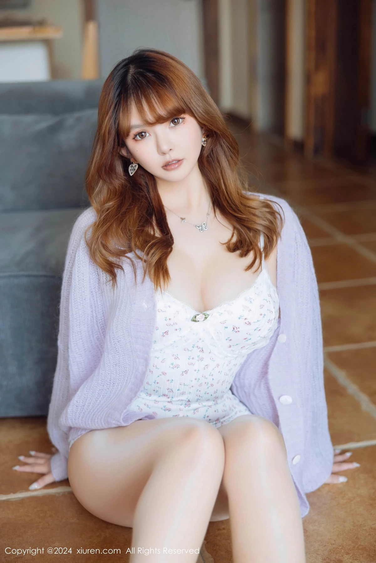 秀人集.com_[XiuRen秀人网]No.8228_模特张思允Nice性感灰色轻透上衣配无内肉丝秀惹火身材诱惑写真85P