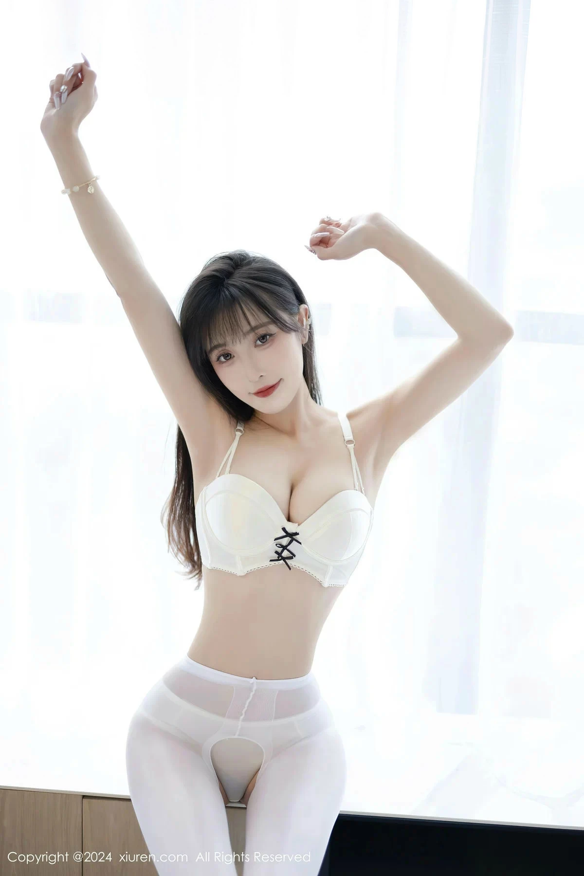 秀人集.com_[XiuRen秀人网]No.8231_模特林星阑性感花色旗袍露白色内衣配开档白丝秀美腿诱惑写真84P