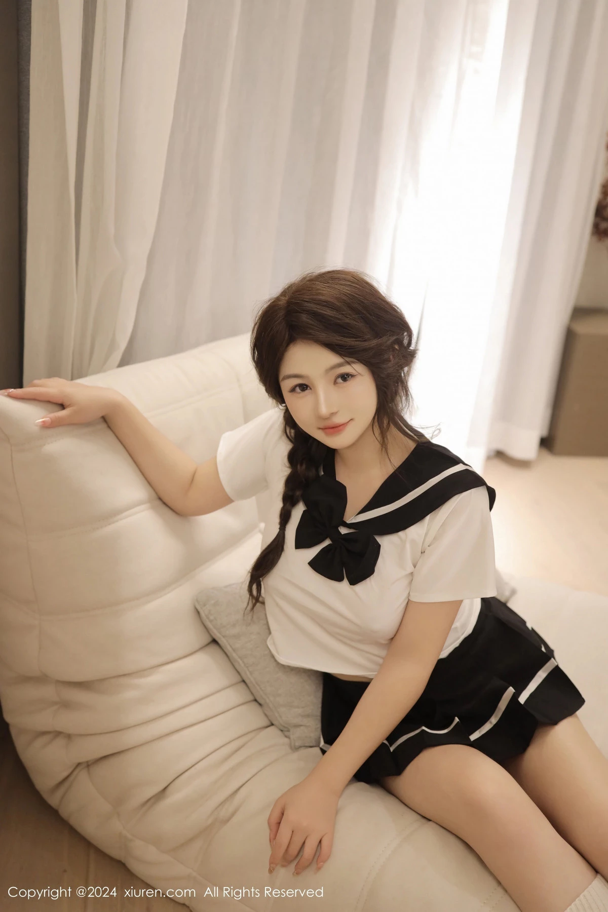 秀人集.com_[XiuRen秀人网]No.8229_模特沈思怡性感学生短裙套装配白色腿袜秀翘臀美腿迷人诱惑写真55P