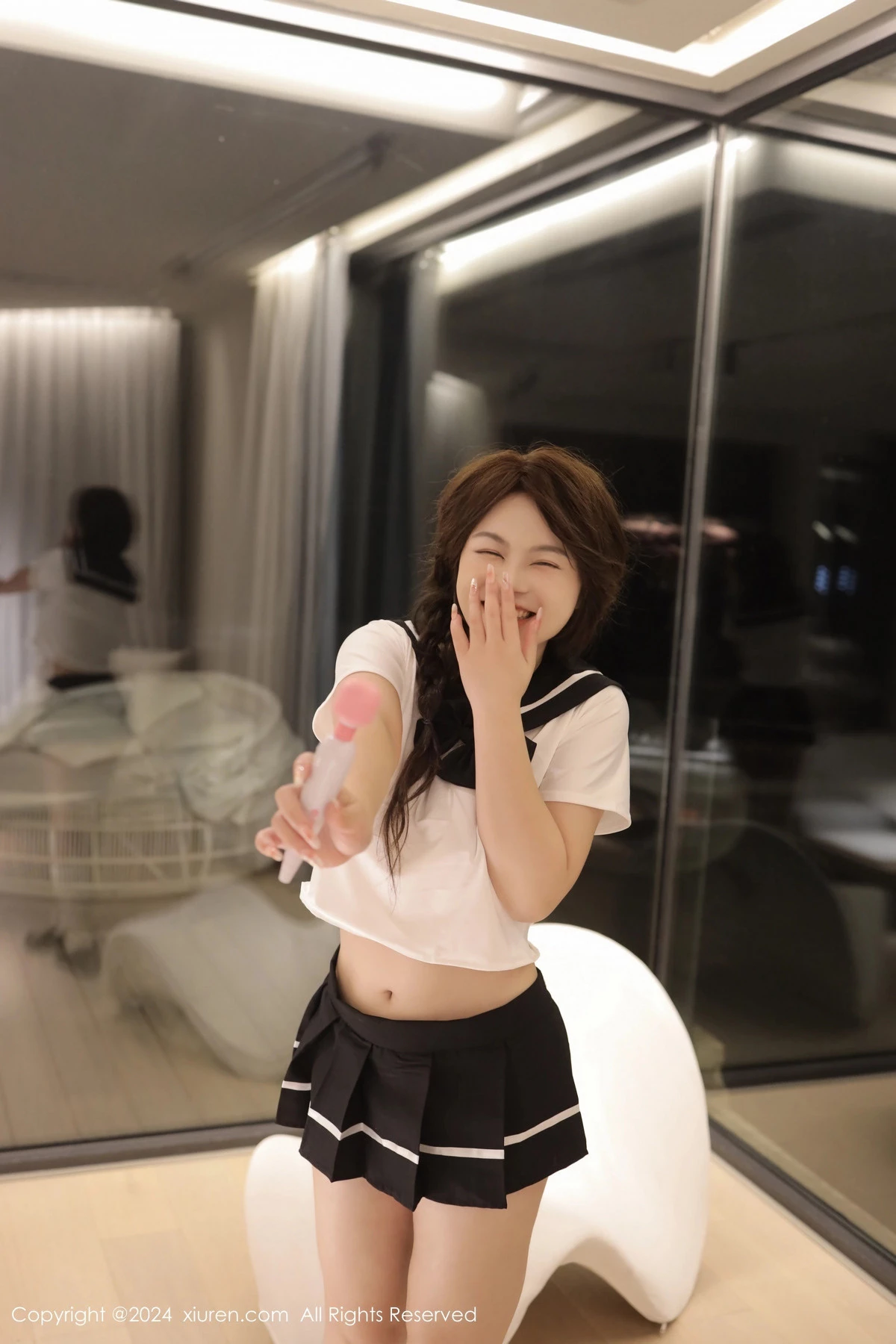 秀人集.com_[XiuRen秀人网]No.8229_模特沈思怡性感学生短裙套装配白色腿袜秀翘臀美腿迷人诱惑写真55P