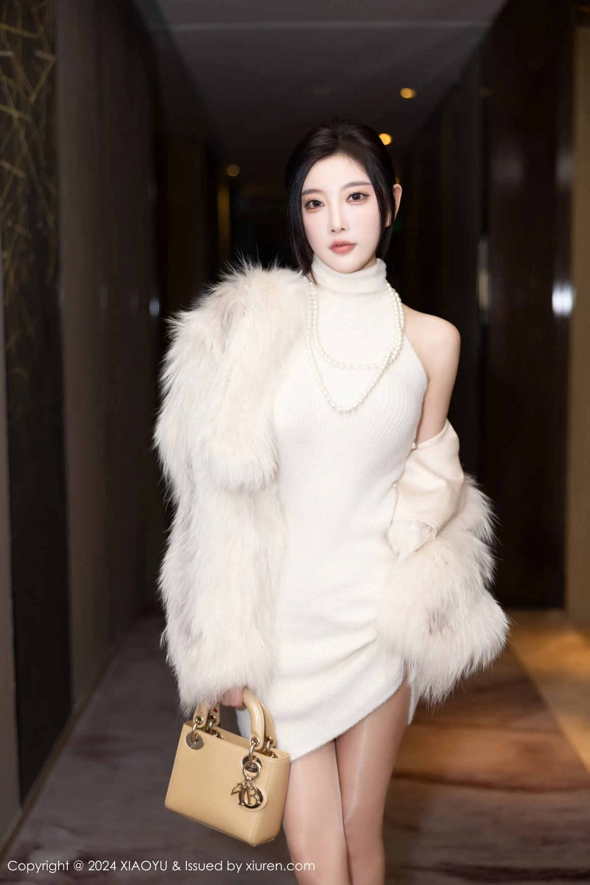 秀人集.com_[XiaoYu画语界]Vol.1220_女神杨晨晨Yome性感浅色露肩连衣短裙配超薄肉丝完美诱惑写真82P