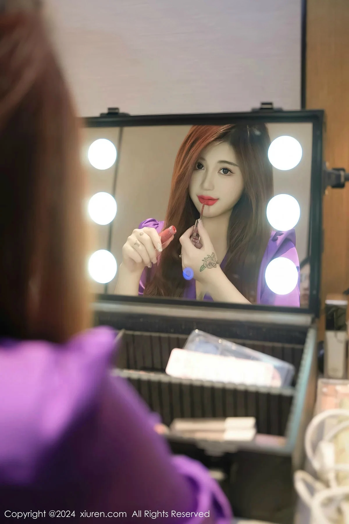 秀人集.com_[XiuRen秀人网]No.8237_模特美七Mia性感紫色上衣配黑短裙露蕾丝内衣秀丰满身材诱惑写真81P