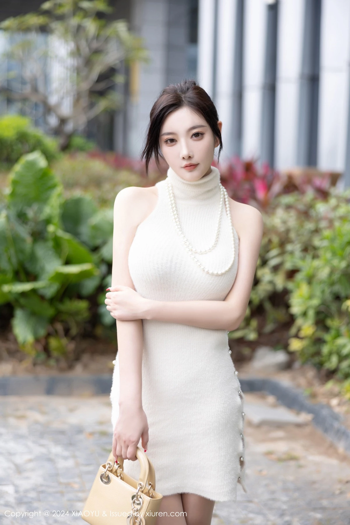 秀人集.com_[XiaoYu画语界]Vol.1220_女神杨晨晨Yome性感浅色露肩连衣短裙配超薄肉丝完美诱惑写真82P