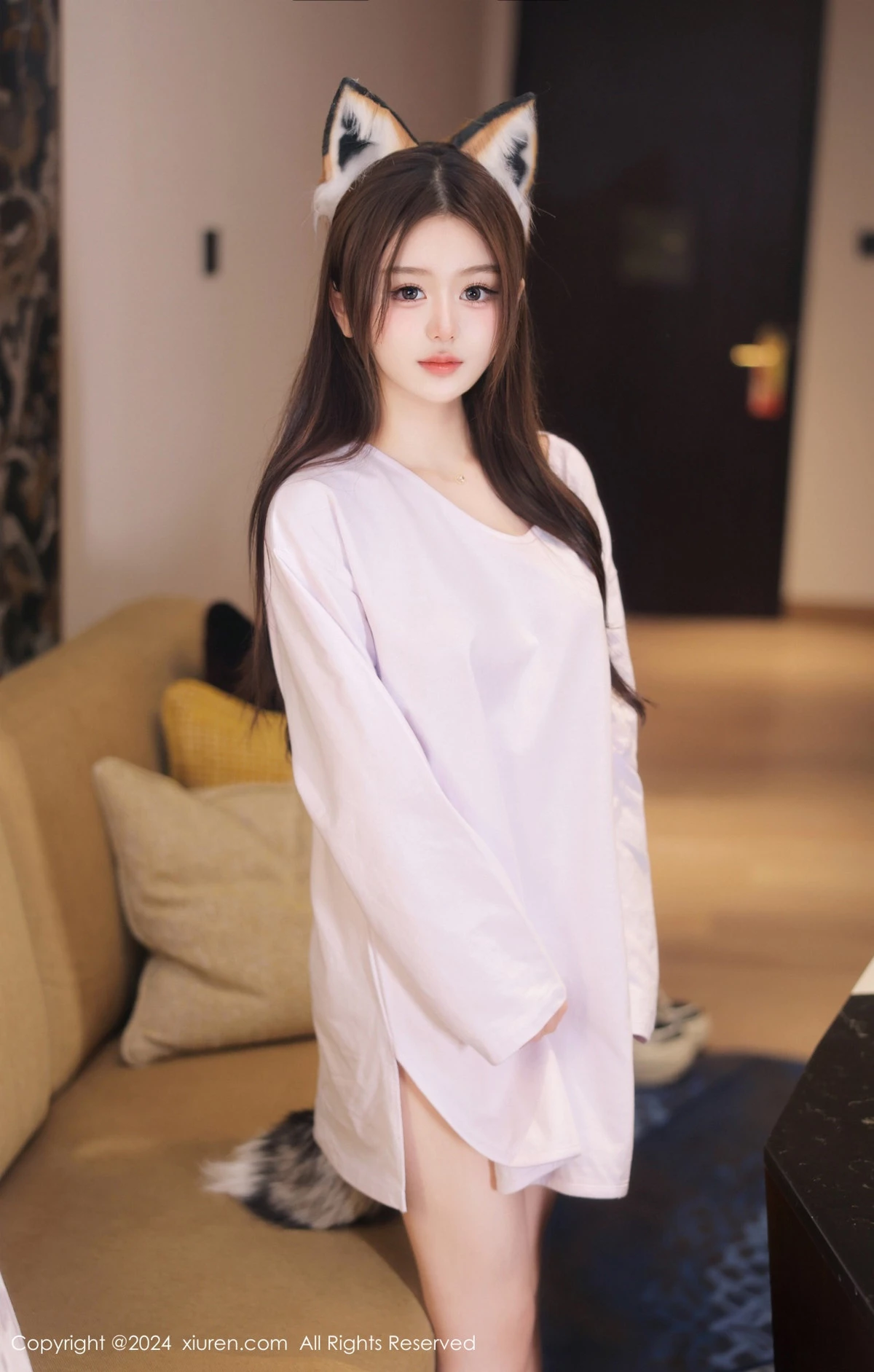 秀人集.com_[XiuRen秀人网]No.8245_新人模特媃柔性感狐狸装扮白色上衣半脱秀惹火身材撩人诱惑写真87P