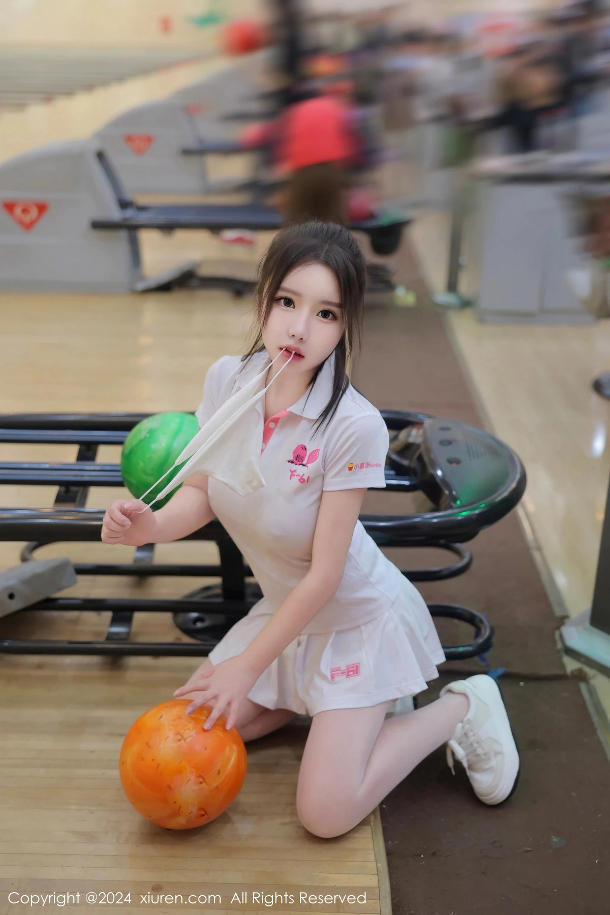 秀人集.com_[XiuRen秀人网]No.8118_模特小薯条nienie球馆场景性感运动短裙套装秀丰腴身材诱惑写真80P