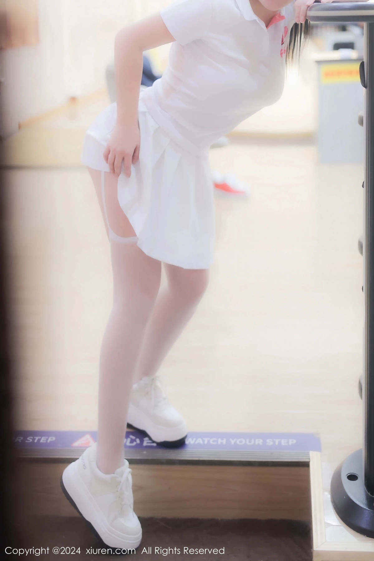 秀人集.com_[XiuRen秀人网]No.8118_模特小薯条nienie球馆场景性感运动短裙套装秀丰腴身材诱惑写真80P