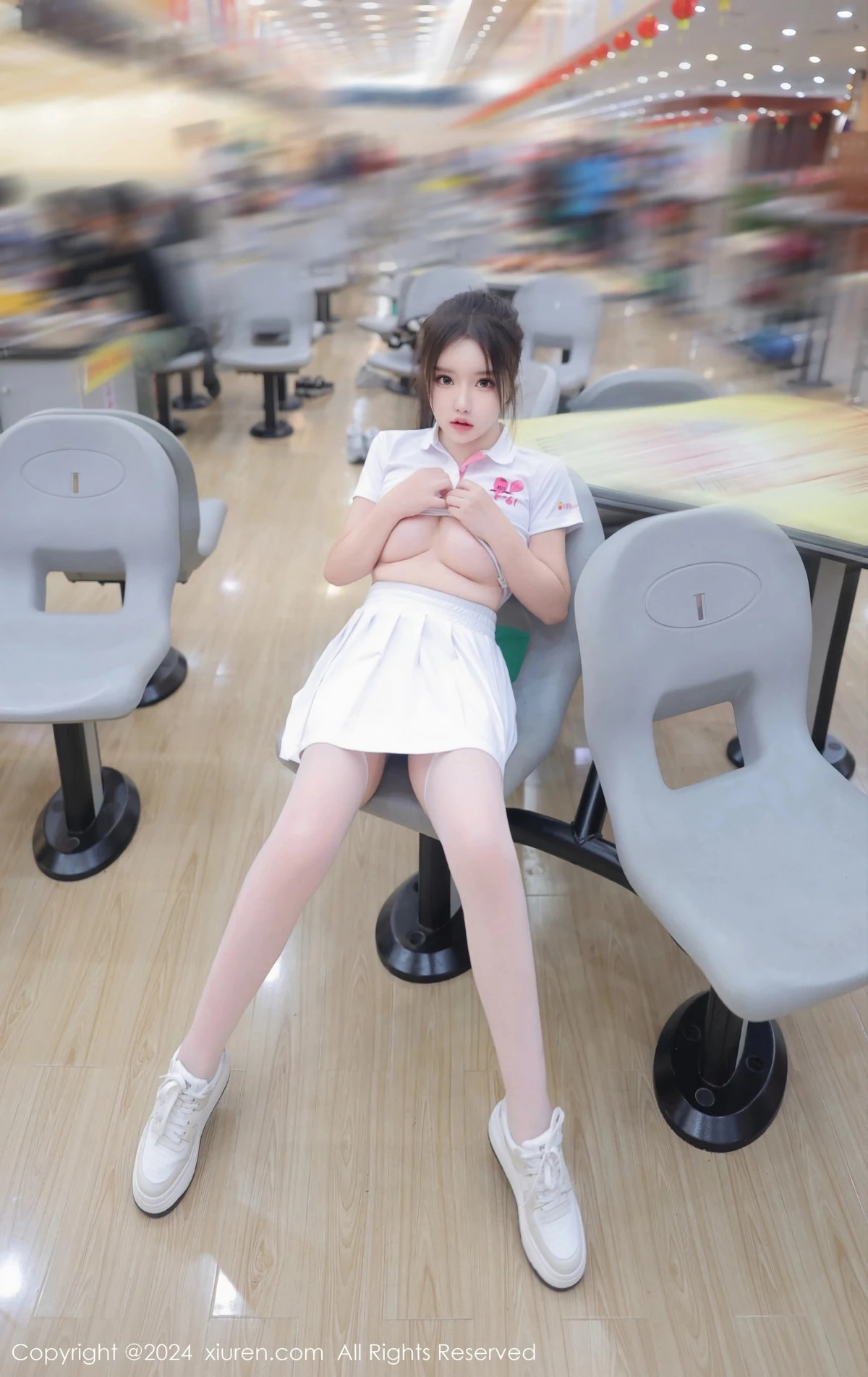 秀人集.com_[XiuRen秀人网]No.8118_模特小薯条nienie球馆场景性感运动短裙套装秀丰腴身材诱惑写真80P