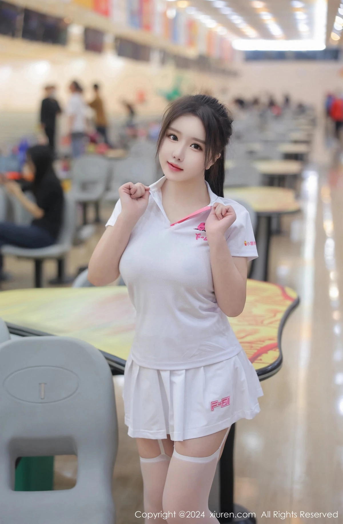 秀人集.com_[XiuRen秀人网]No.8118_模特小薯条nienie球馆场景性感运动短裙套装秀丰腴身材诱惑写真80P