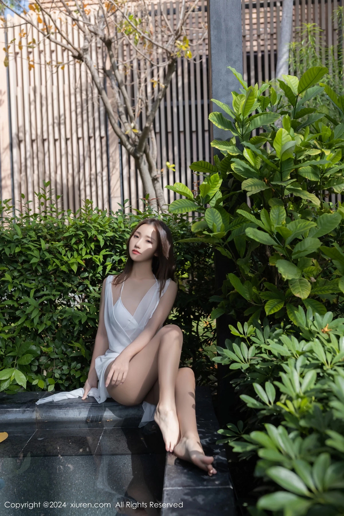 秀人集.com_[XiuRen秀人网]No.8123_模特杏子Yada户外性感白色比基尼服饰秀完美身材迷人诱惑写真81P