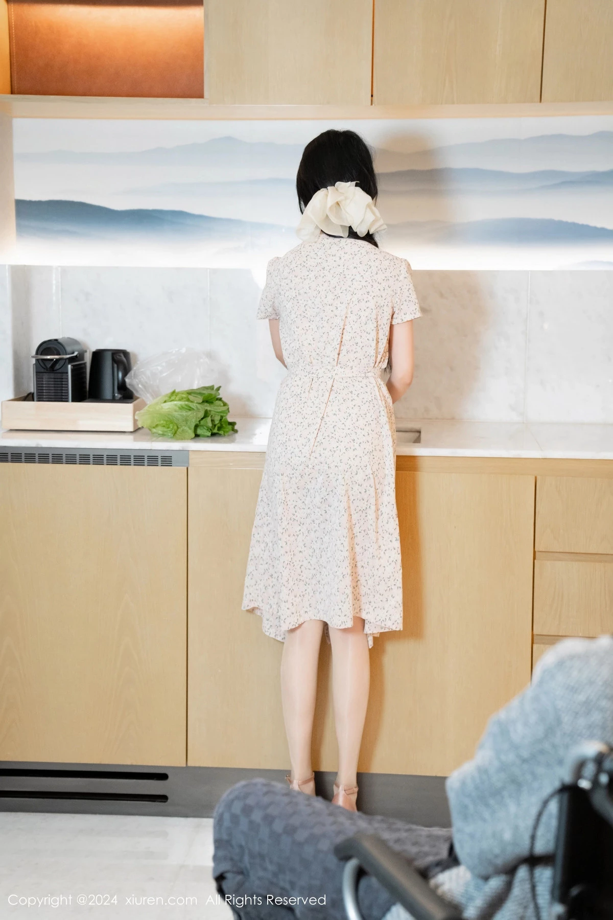 秀人集.com_[XiuRen秀人网]No.8130_模特利世家政服务主题性感浅色连衣短裙露浅色内衣迷人诱惑写真90P