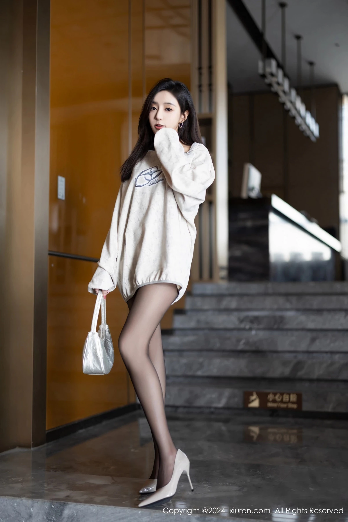 秀人集.com_[XiuRen秀人网]No.8135_女神王馨瑶yanni脱外套露性感情趣内衣配超薄黑丝迷人诱惑写真80P