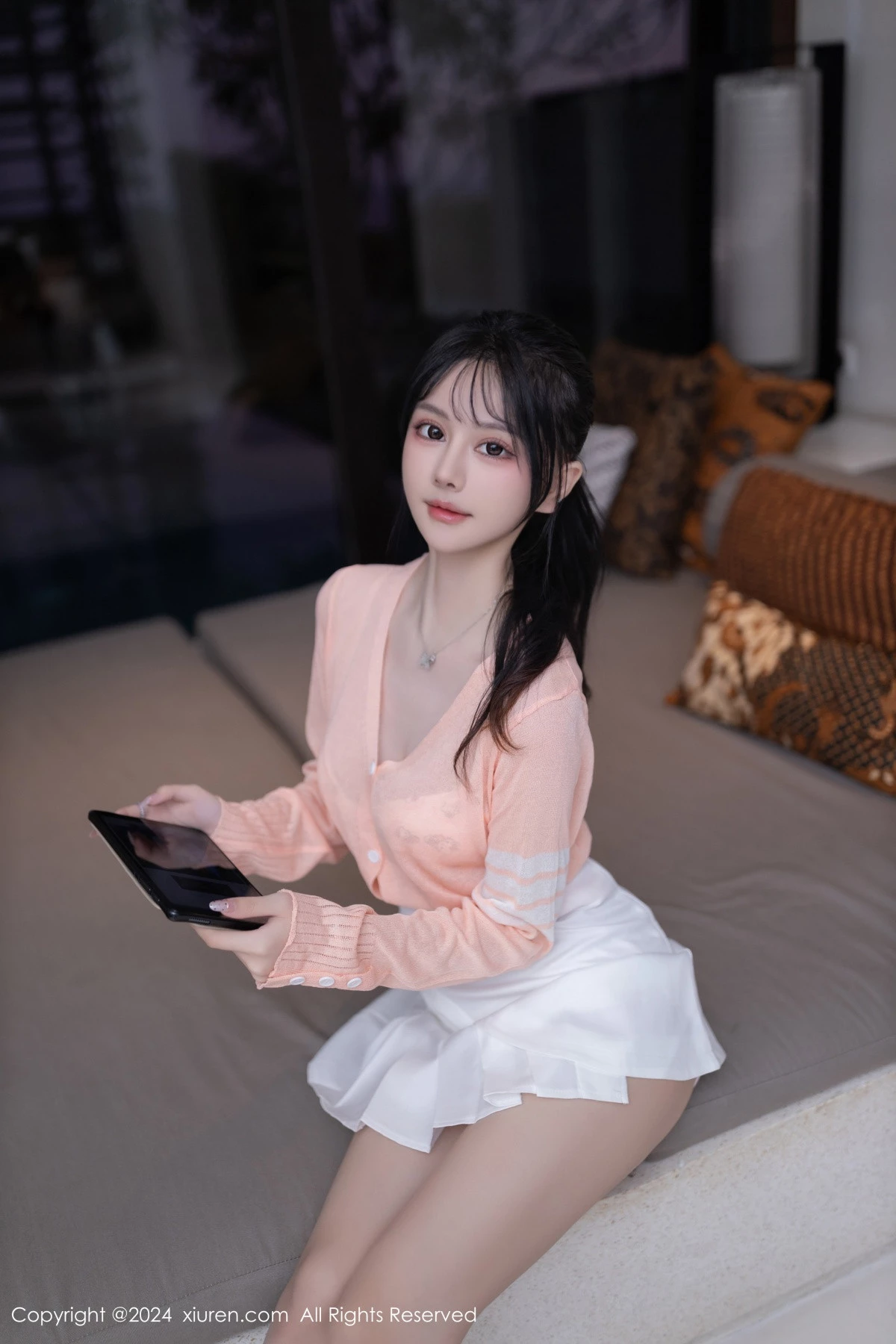 秀人集.com_[XiuRen秀人网]No.8138_模特幼幼粉色上衣配白短裙露性感浅花色内衣秀曼妙身姿诱惑写真80P