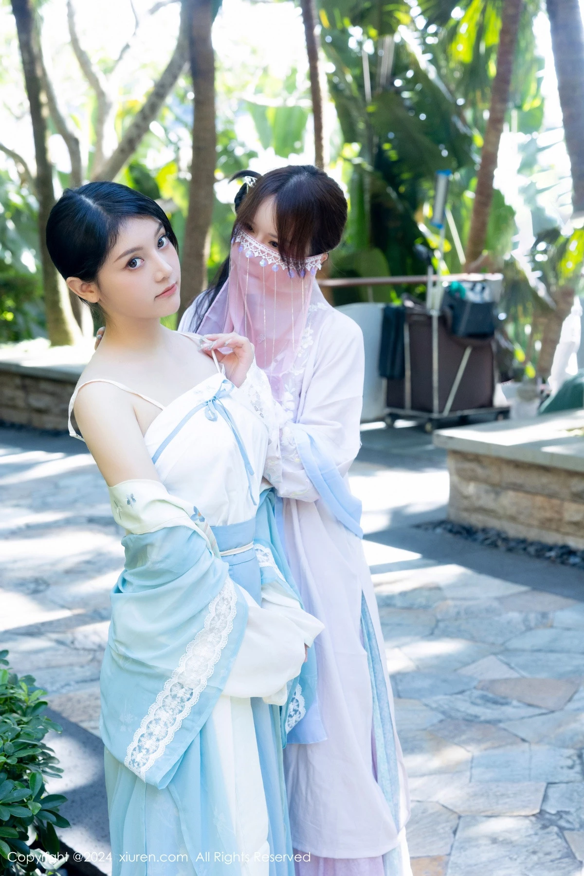 秀人集.com_[XiuRen秀人网]No.8137_模特合集女神豆瓣酱性感姐妹花私房情趣古典服饰完美诱惑写真84P