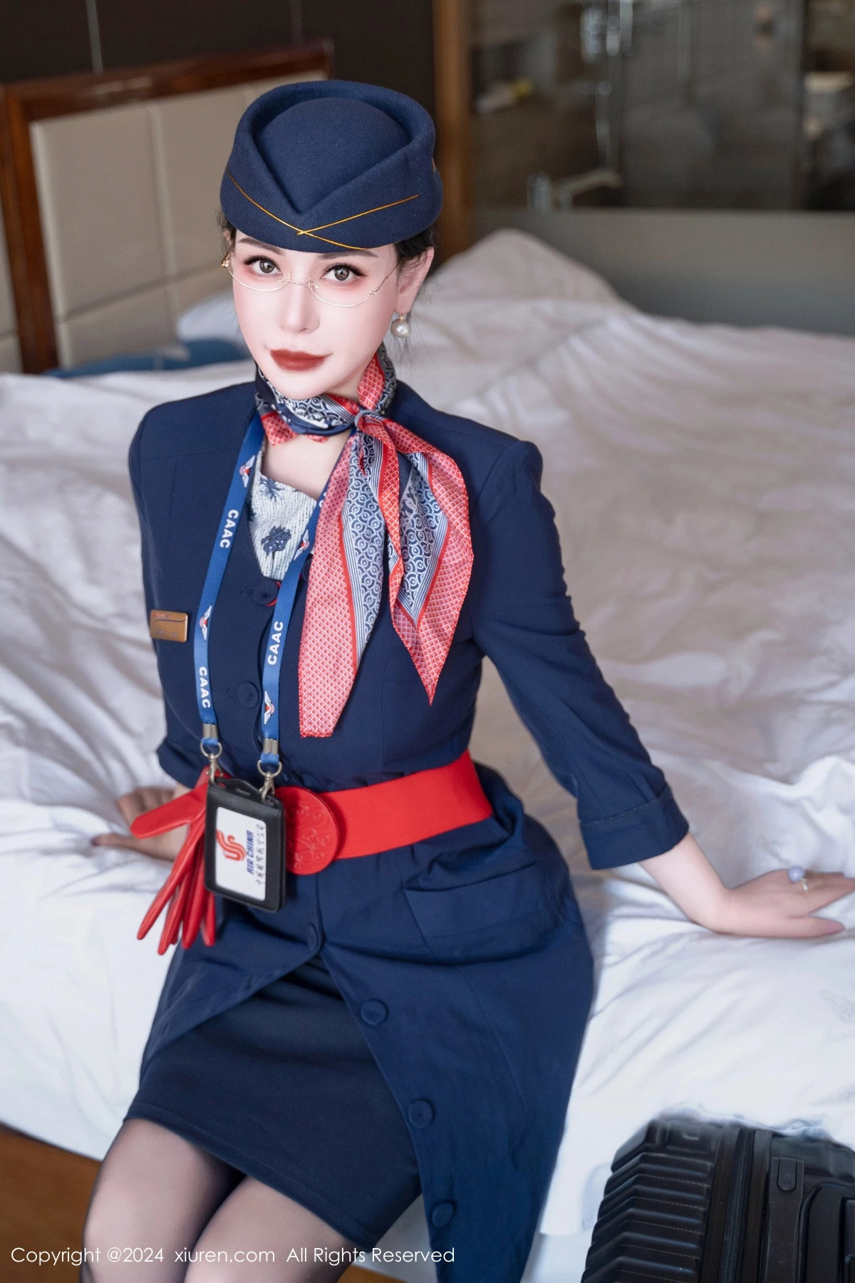 秀人集.com_[XiuRen秀人网]No.8253_模特悦悦姐性感空姐制服露红色内衣配黑丝袜秀魔鬼身材诱惑写真75P