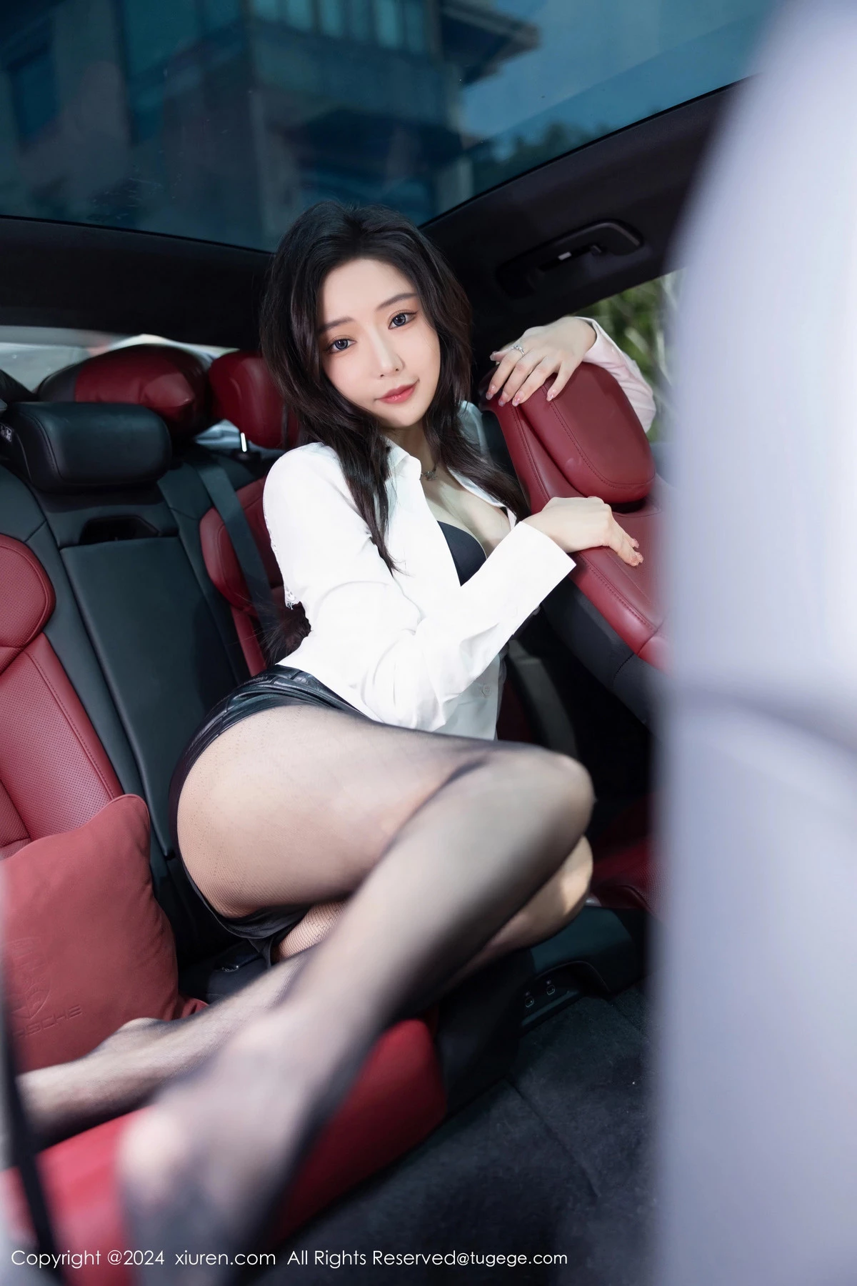 秀人集.com_[XiuRen秀人网]No.8314_女神王馨瑶yanni性感白衬衫配黑短裙露超薄黑丝秀美腿诱惑写真80P