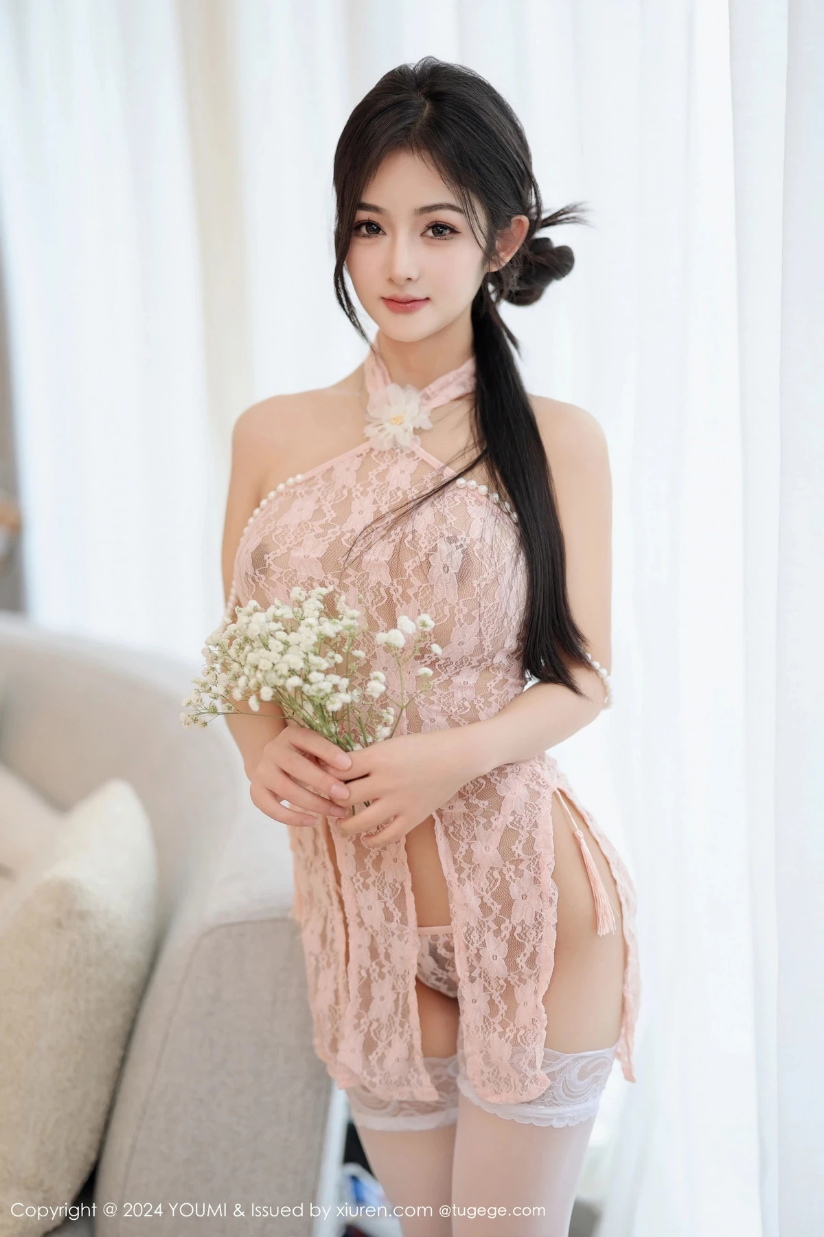 秀人集.com_[YouMi尤蜜荟]Vol.1045_模特小茶茶tea粉色轻透蕾丝情趣睡裙配白丝袜秀惹火身段诱惑写真85P